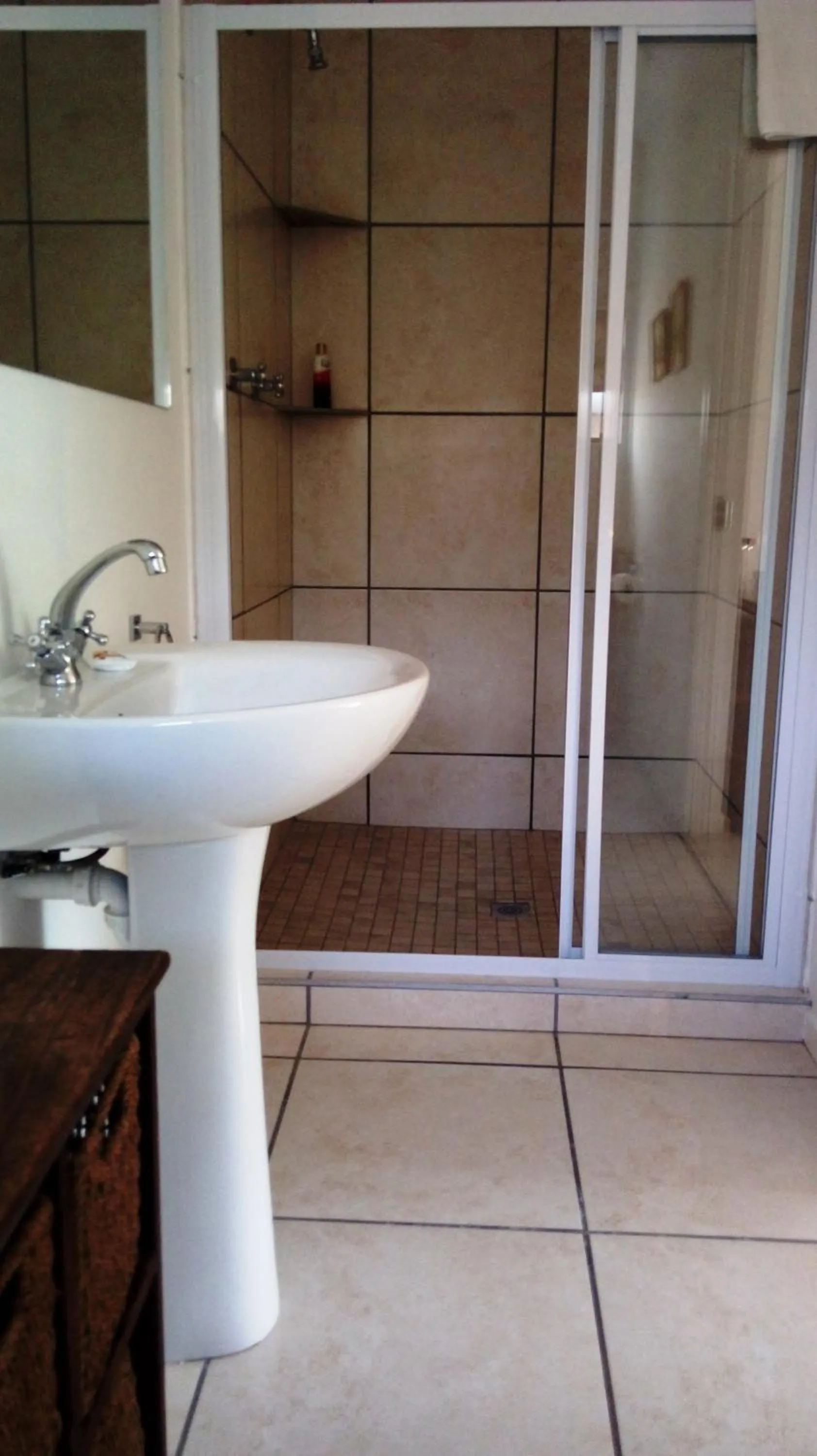 Shower in Camdeboo Cottages