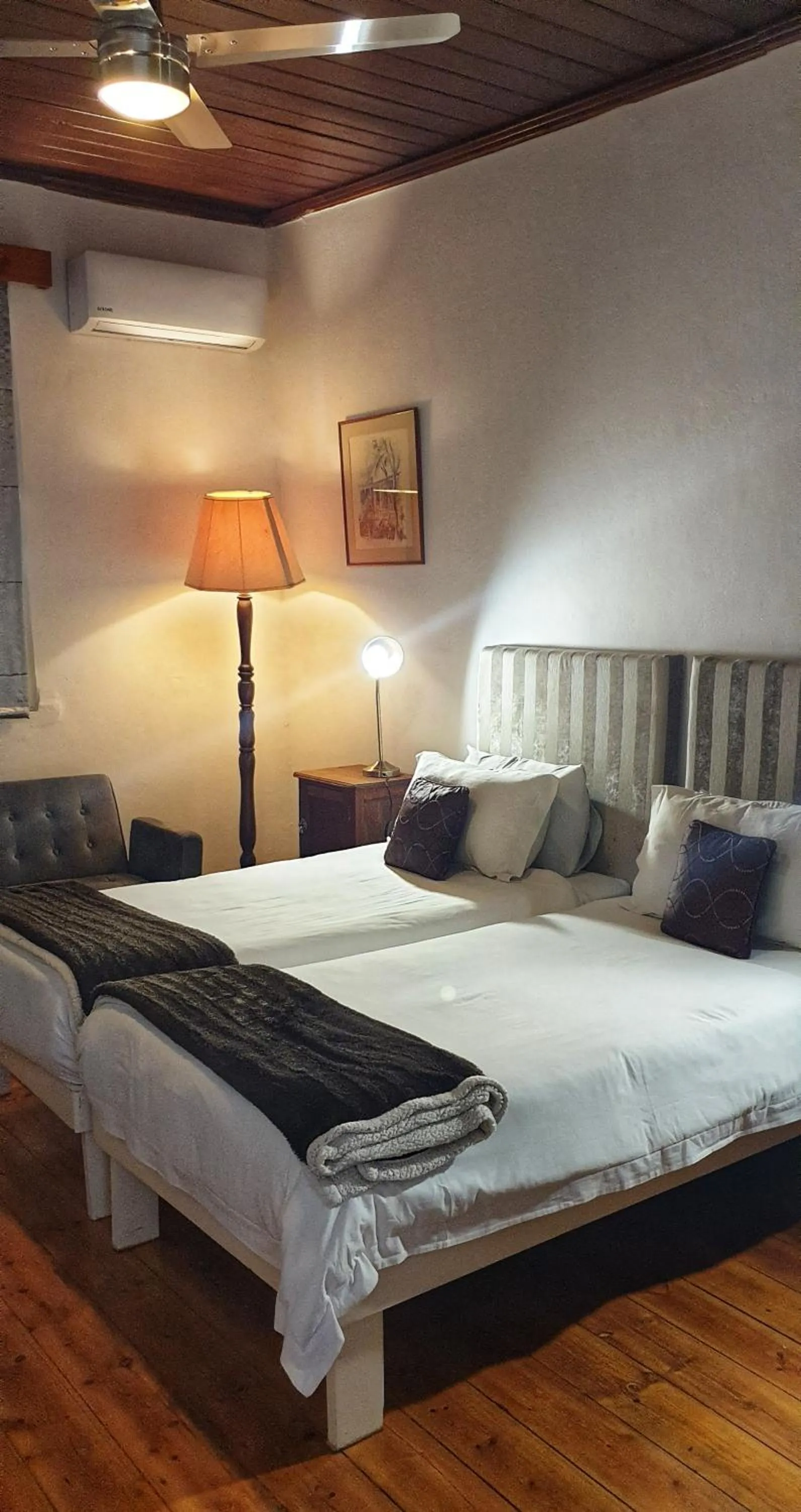 Bed in Camdeboo Cottages