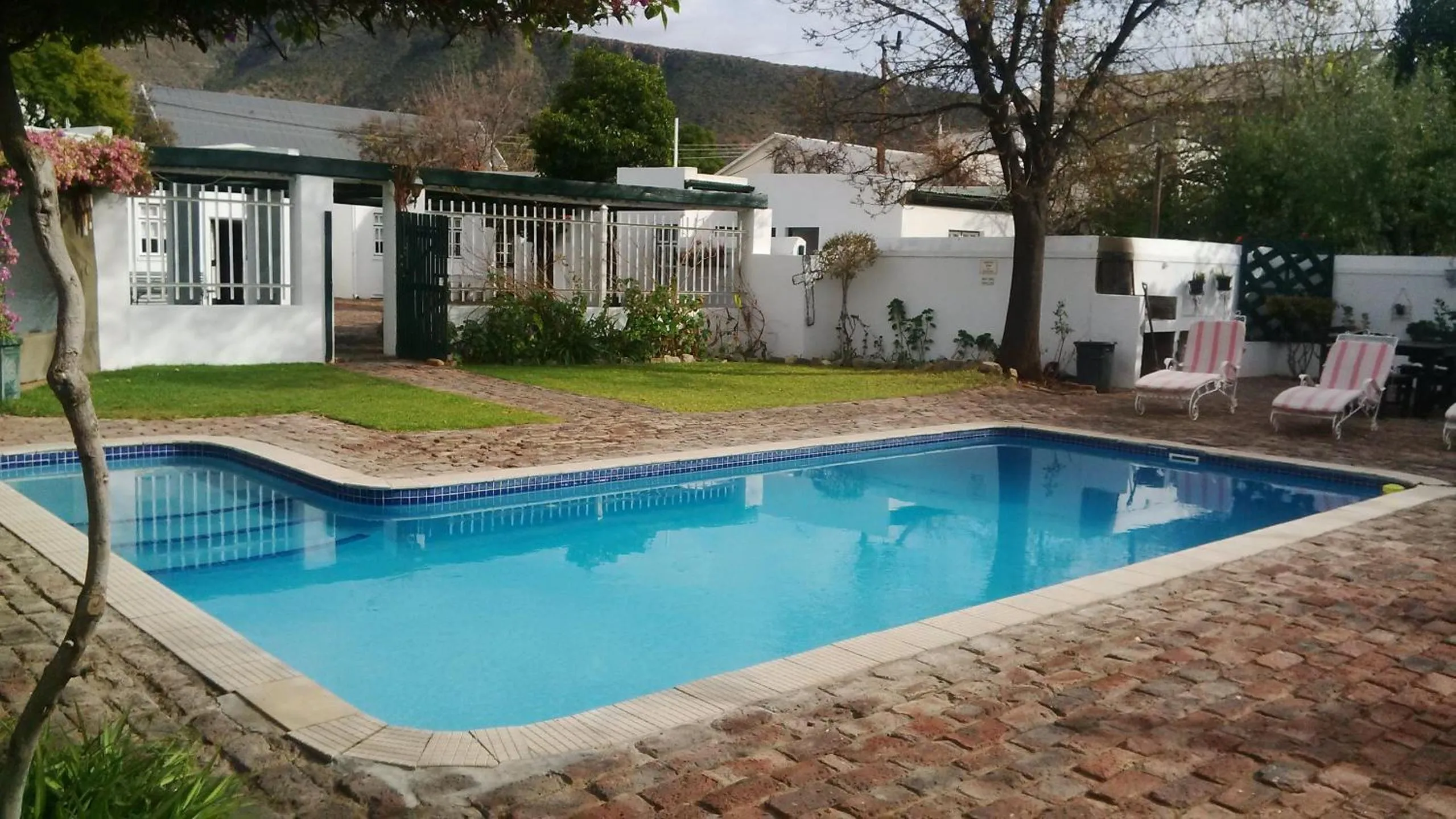 Property building in Camdeboo Cottages
