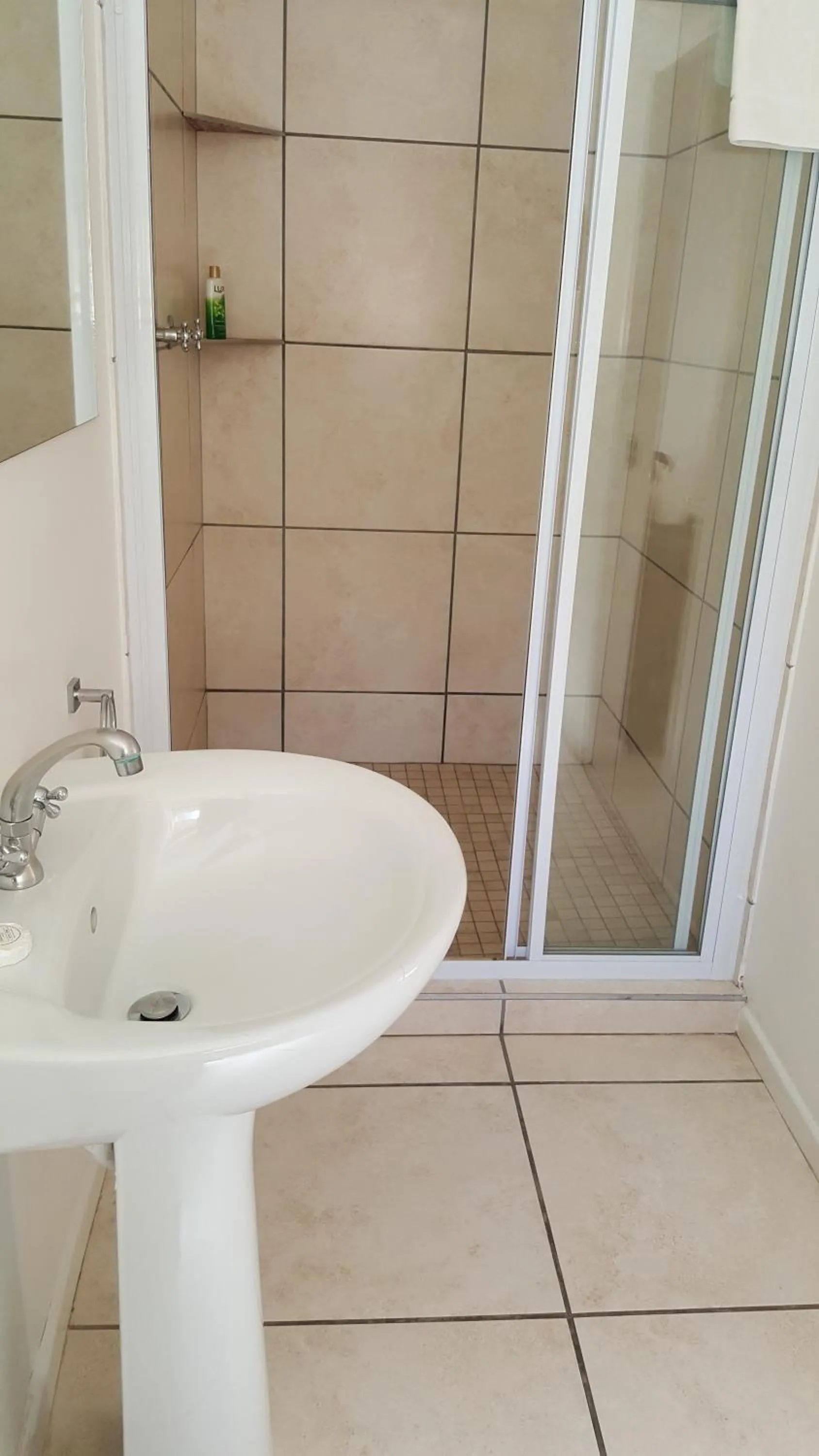 Shower in Camdeboo Cottages