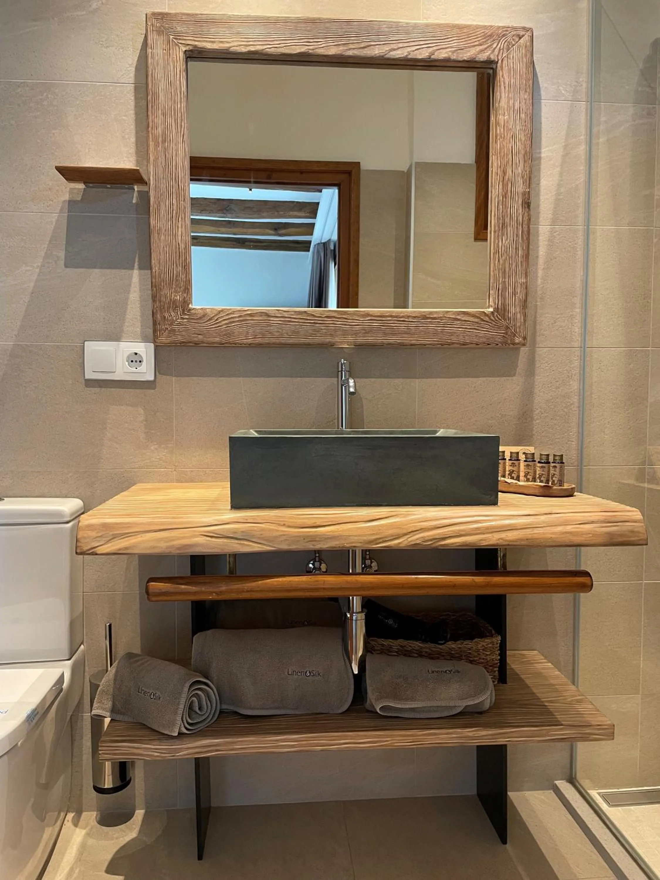 Bathroom in Masia Santa Llúcia