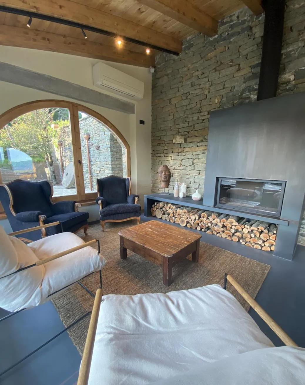 Living room in Masia Santa Llúcia