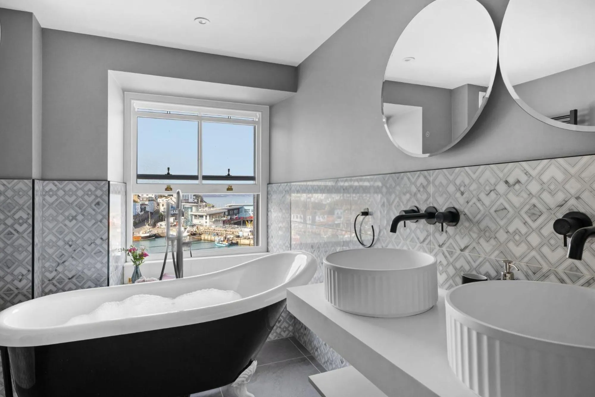 Vigilance Suite - Free Wi-Fi - Sea View