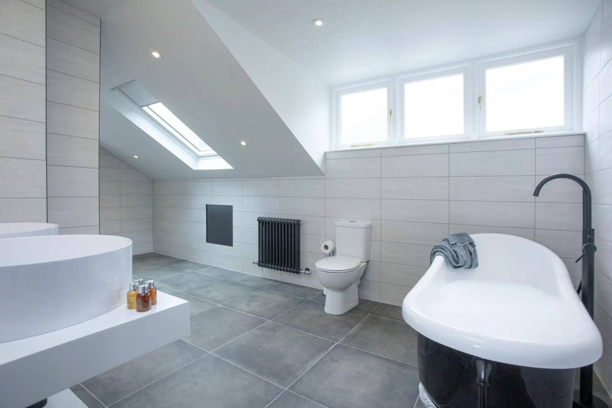 Toilet in Provident Suite - Free Wi-Fi - Sea View