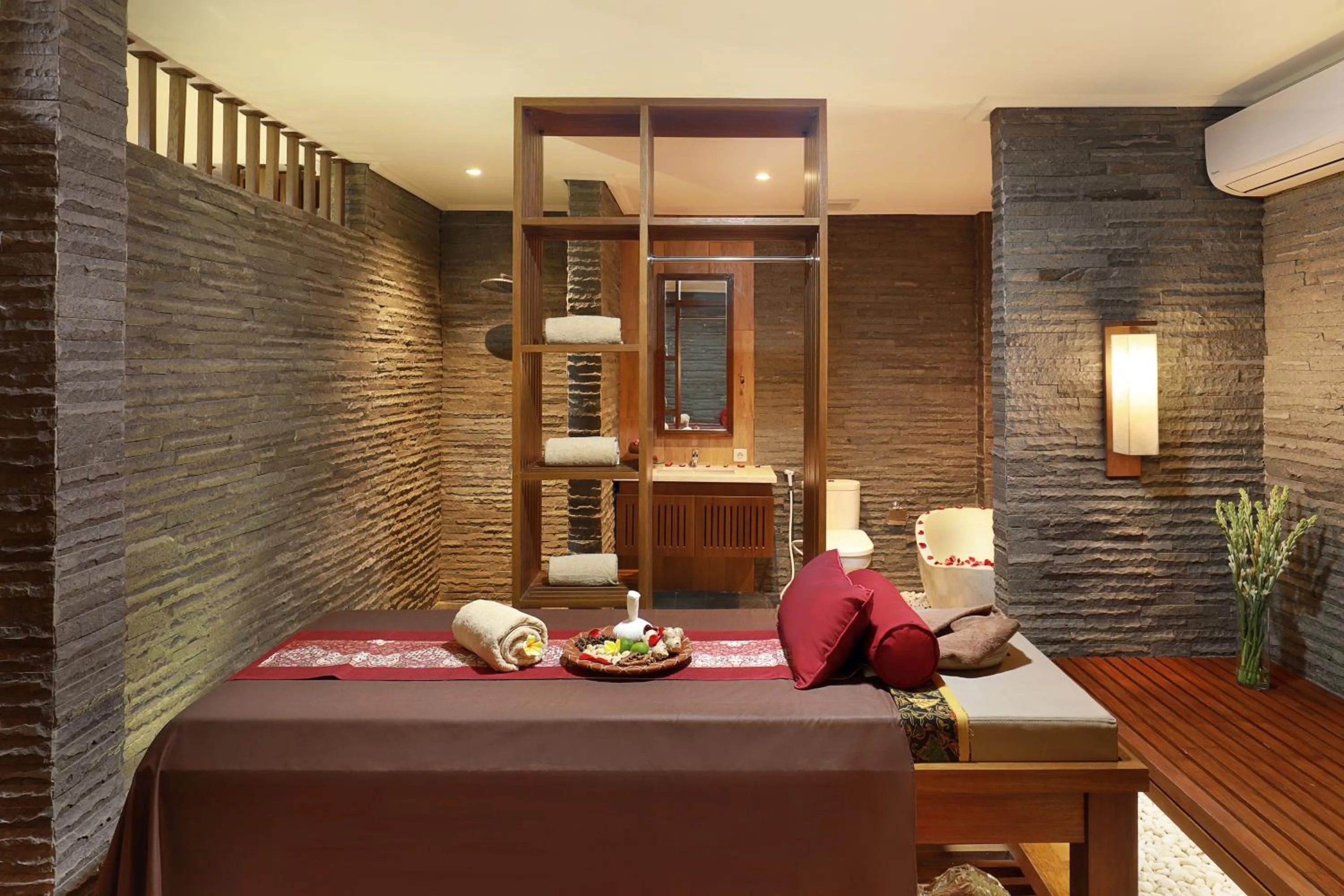 Massage in Pandawa All Suites Hotel