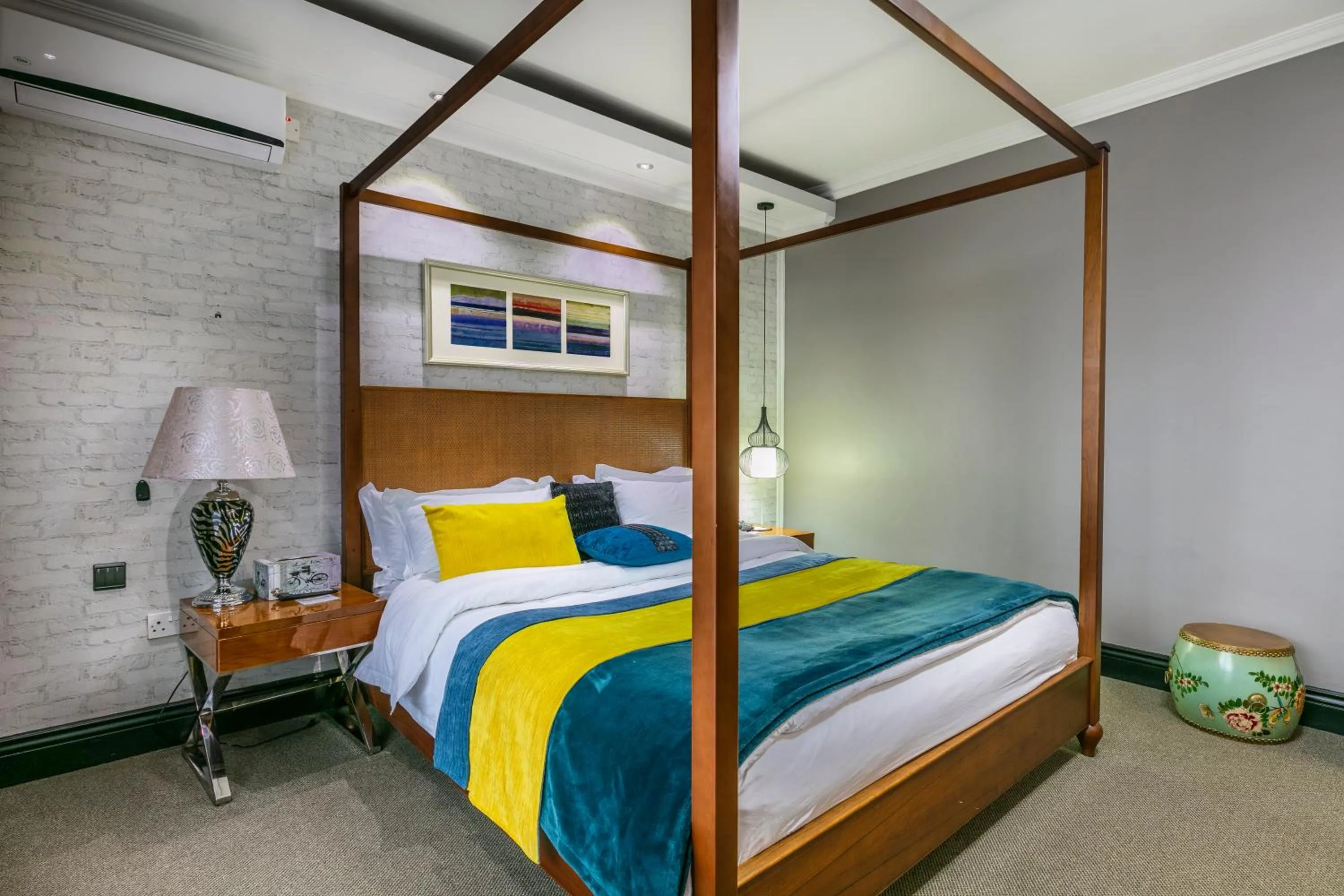 Bed in Madamz Bed & Breakfast