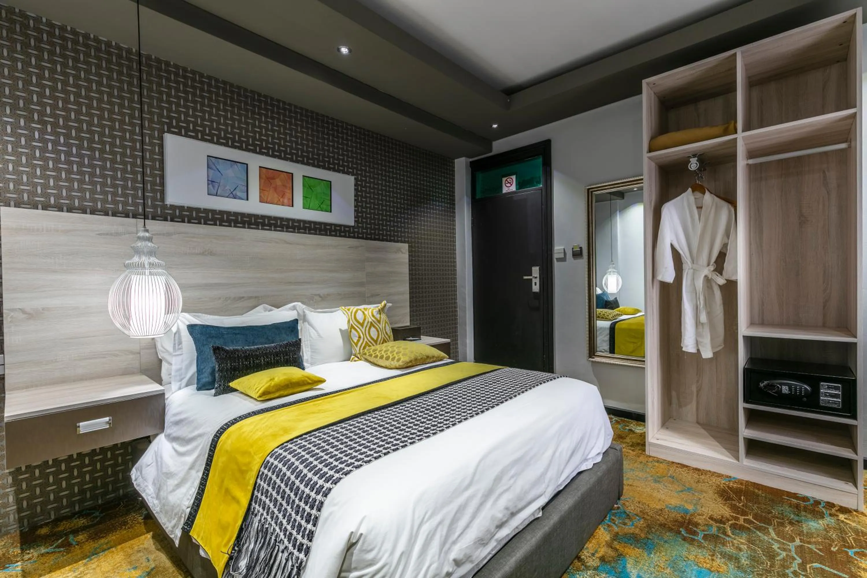 Bed in Madamz Bed & Breakfast