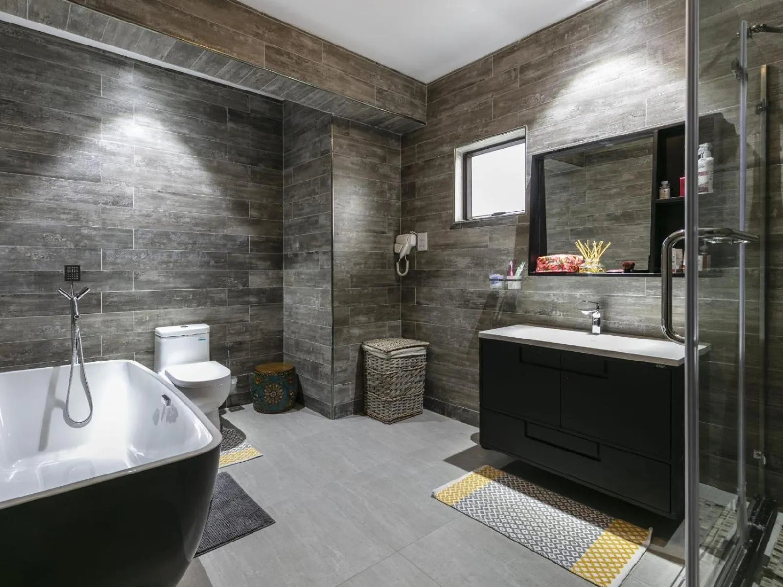 Bathroom in Madamz Bed & Breakfast