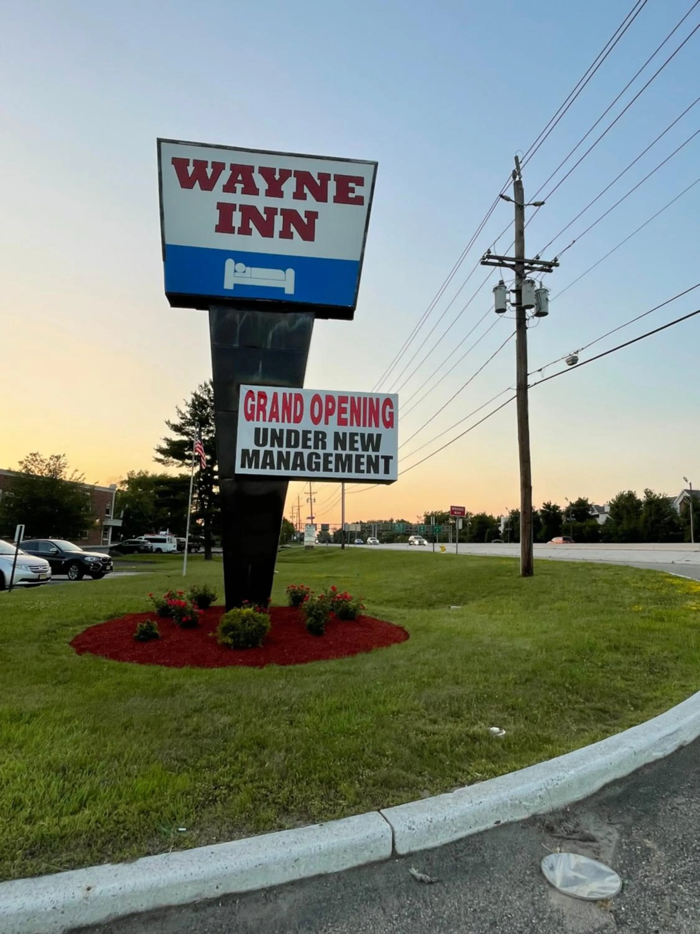 Logo/Certificate/Sign in The Wayne Inn