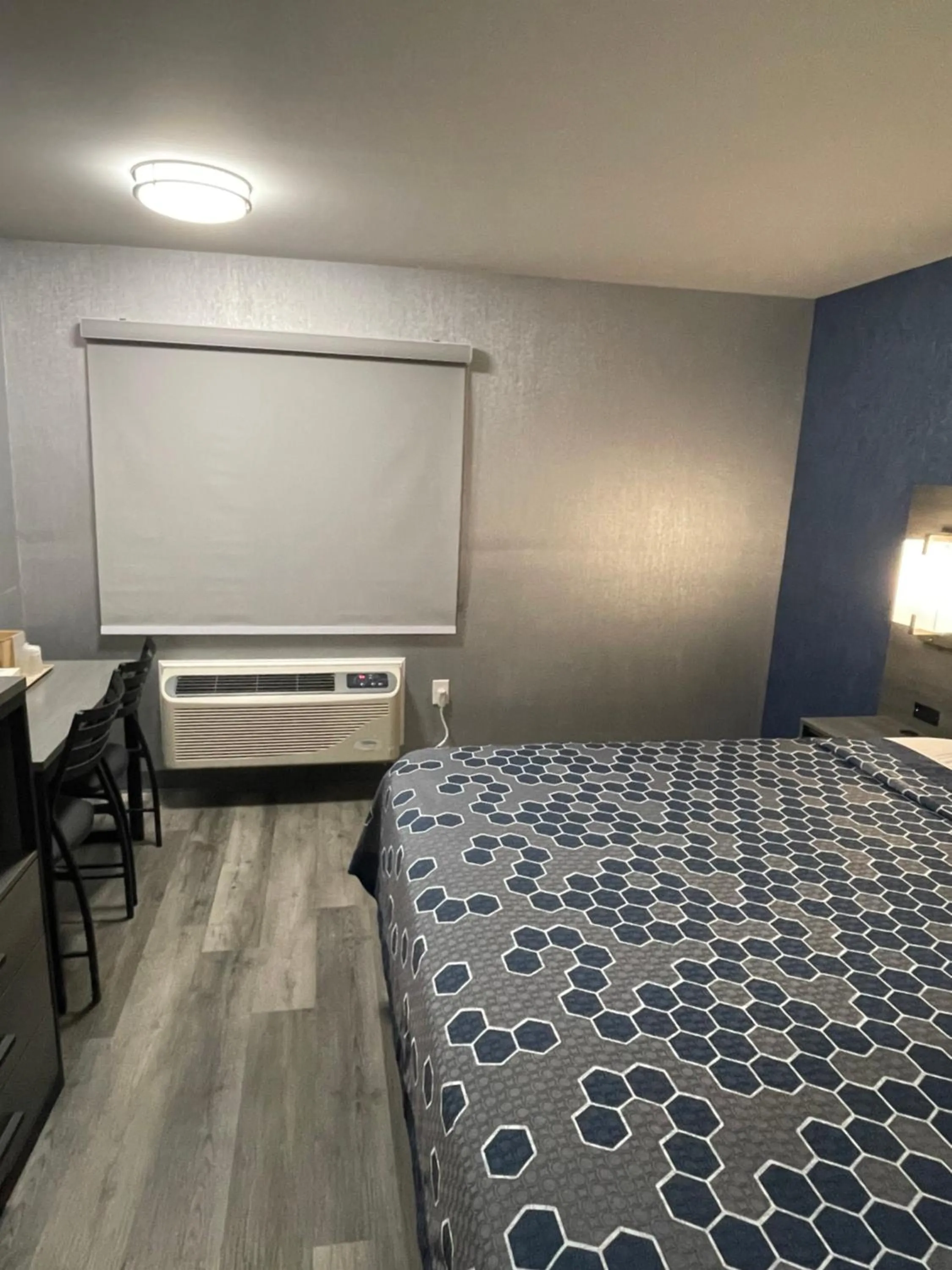 Bed in The Wayne Inn