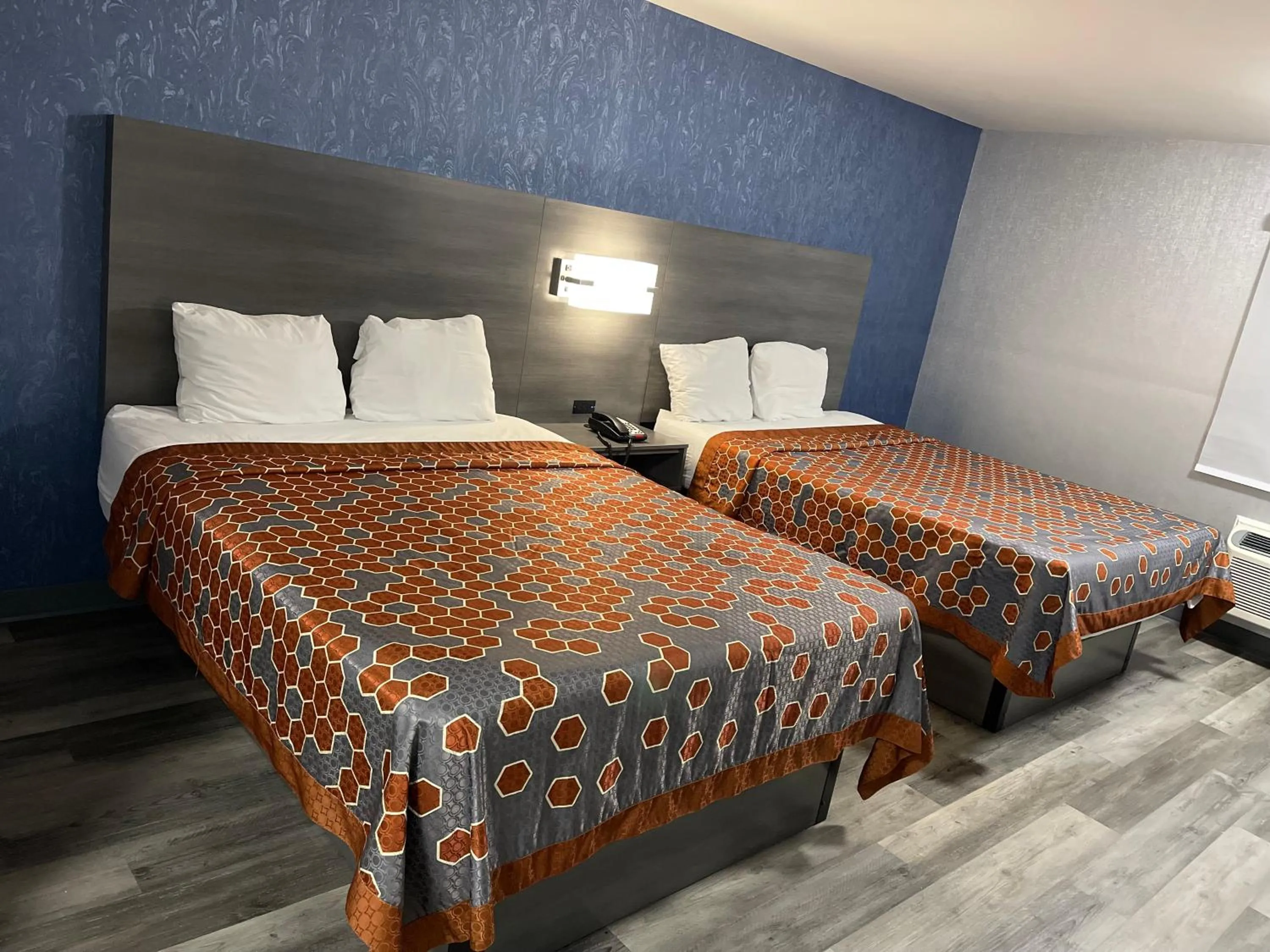 Bed in The Wayne Inn