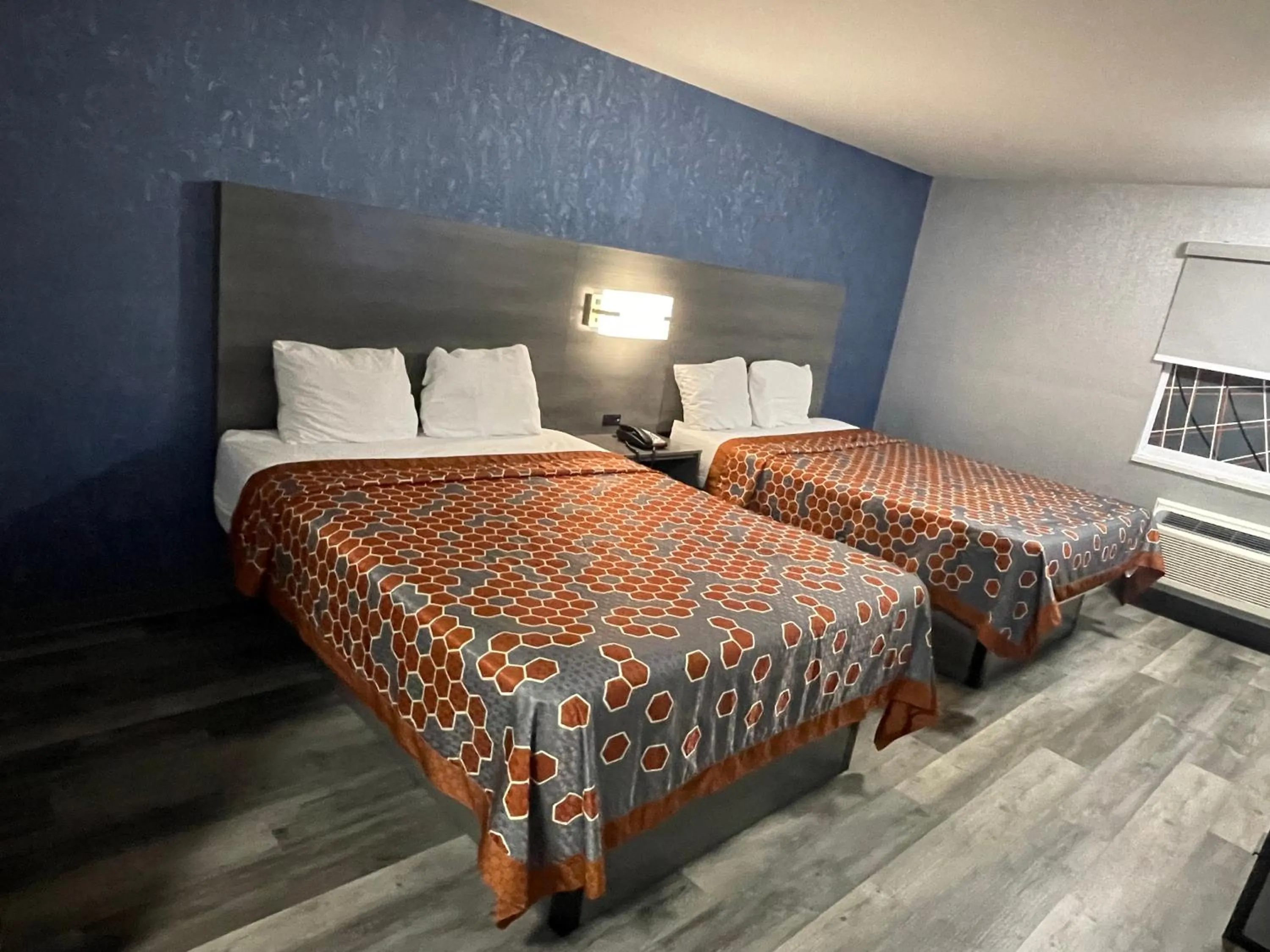 Bed in The Wayne Inn