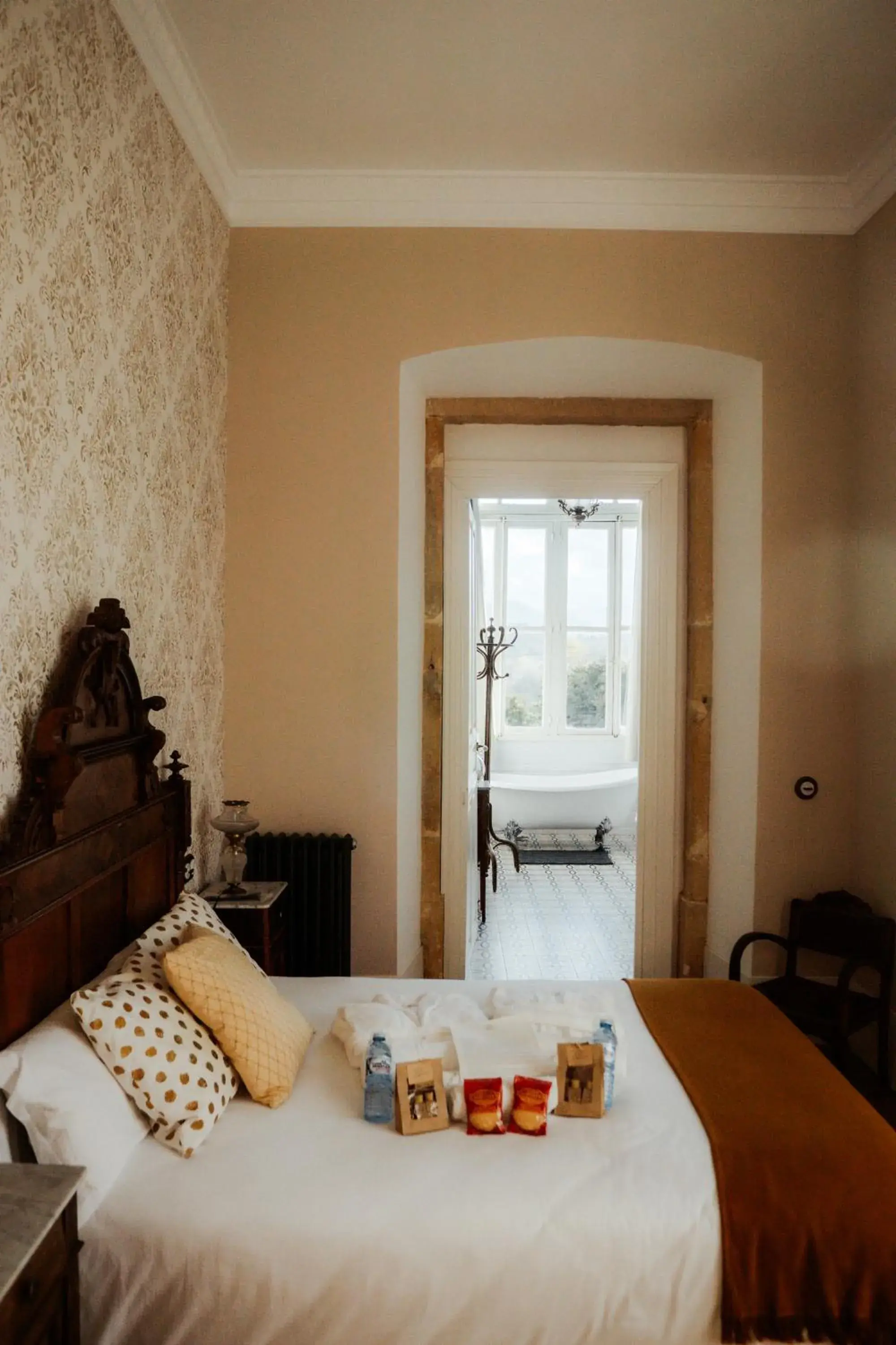 Deluxe Double Room with Bath - single occupancy in La Venta de Miyares - Casa de Indianos Deluxe Double Room with Bath - single occupancy in La Venta de Miyares - Casa de Indianos