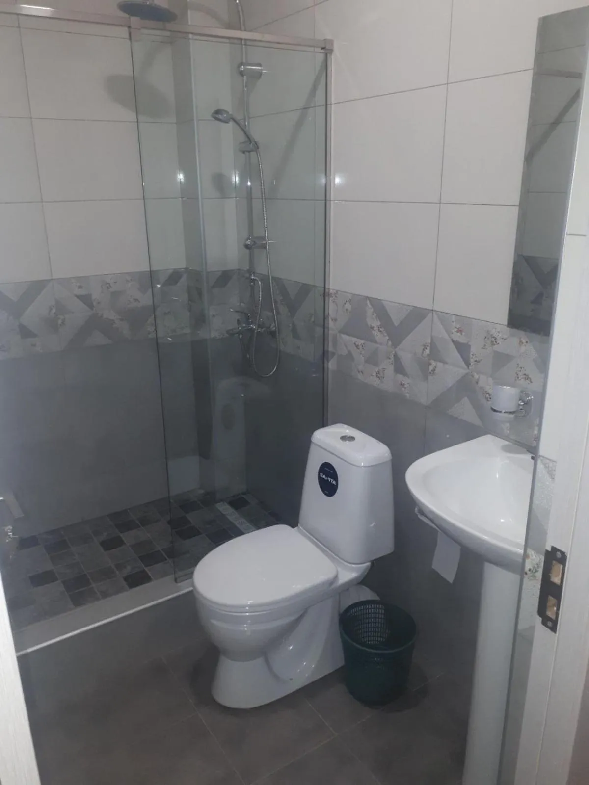 Lime Hotel & Restaurant Complex