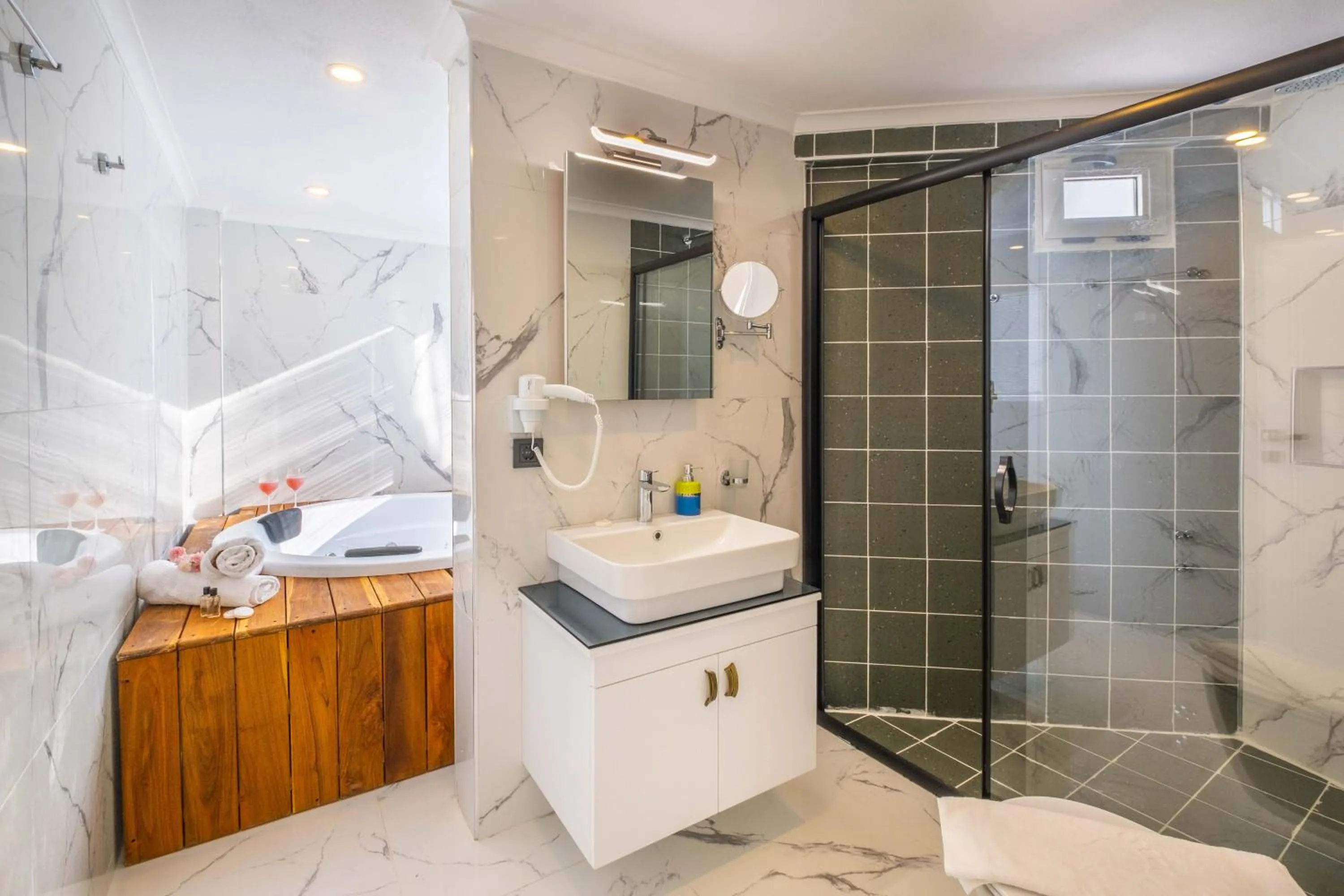 Shower in Yosun Apart