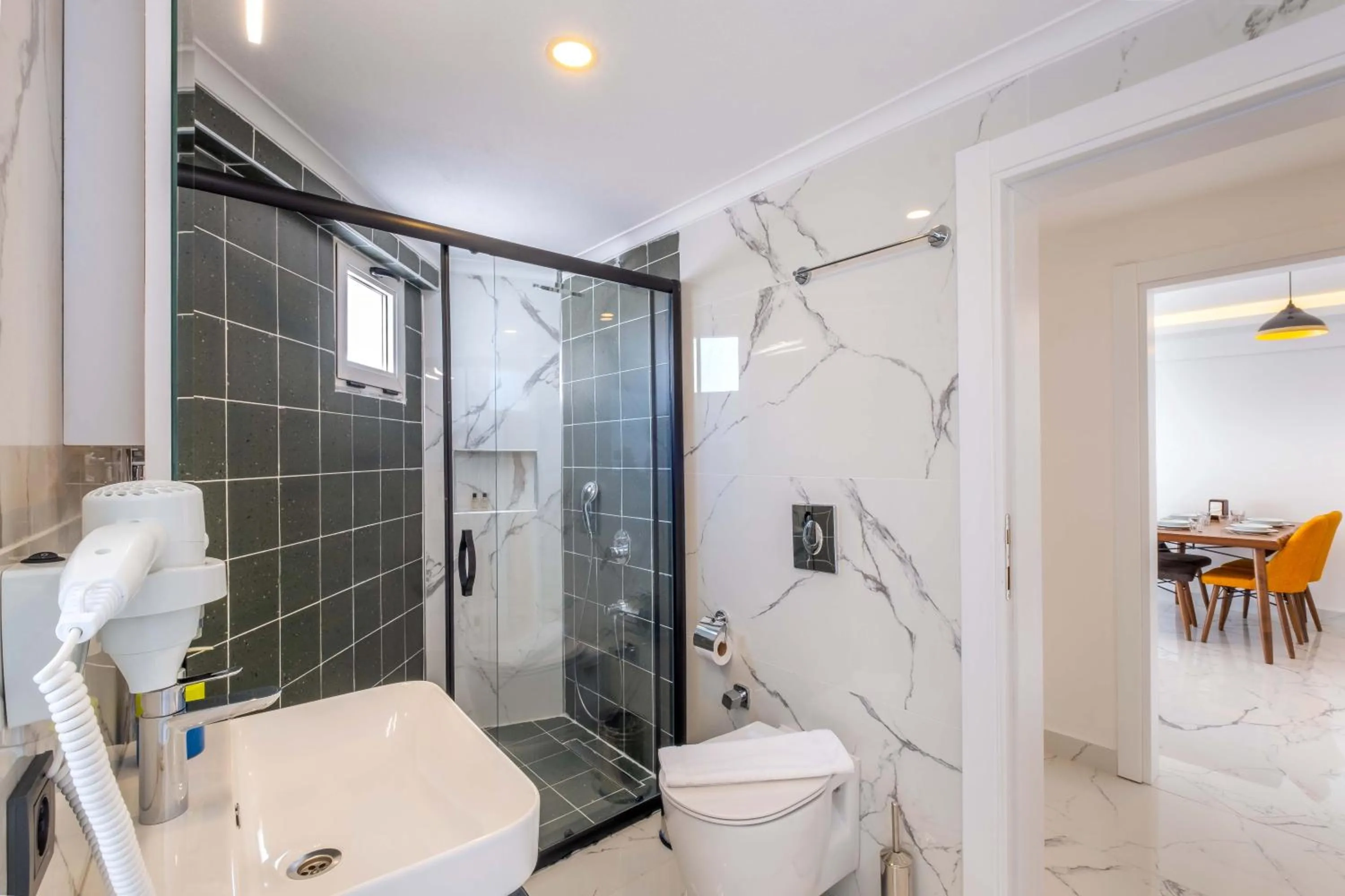 Shower in Yosun Apart