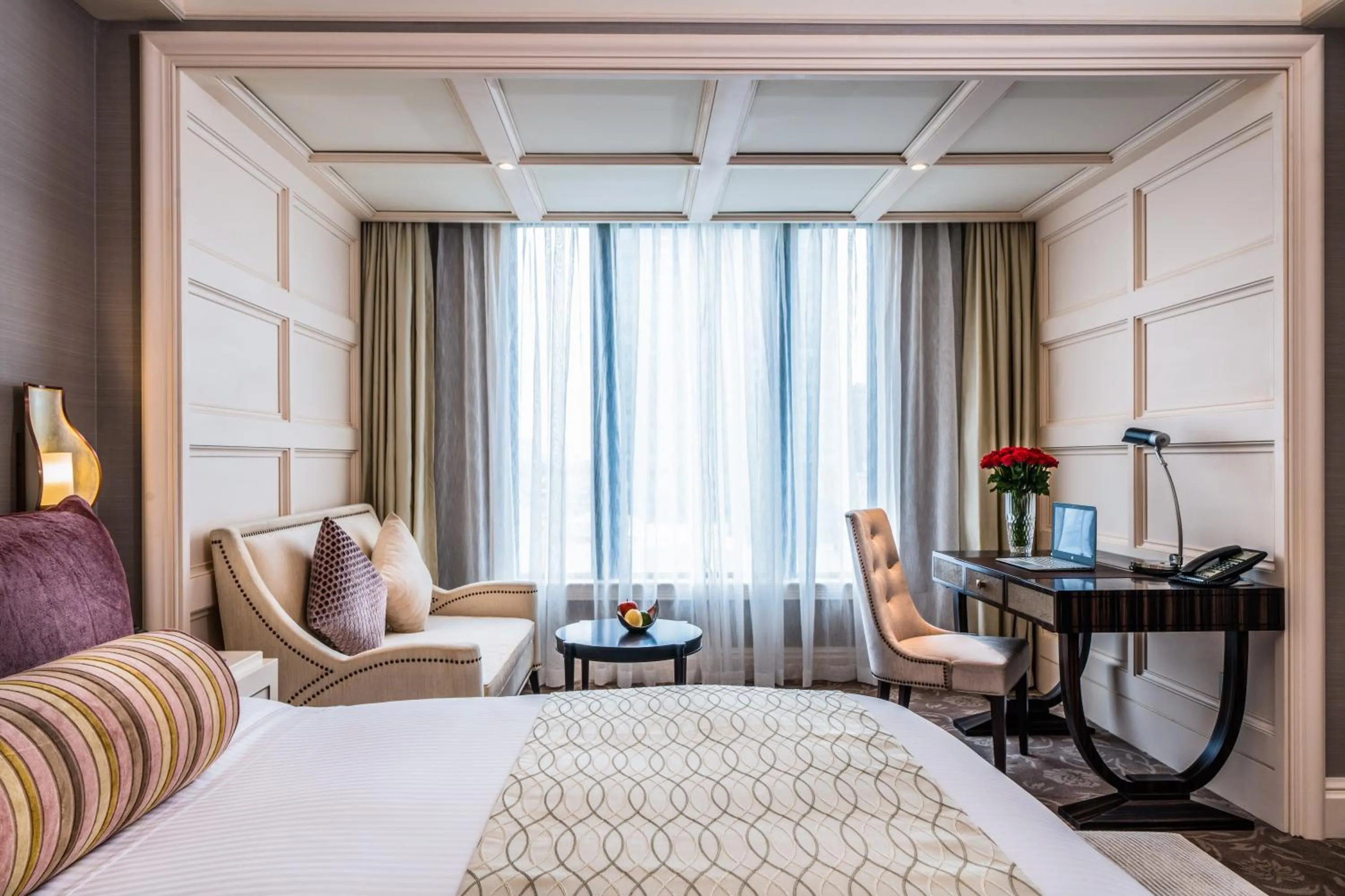 Photo of the whole room, Bed in Caravelle Saigon