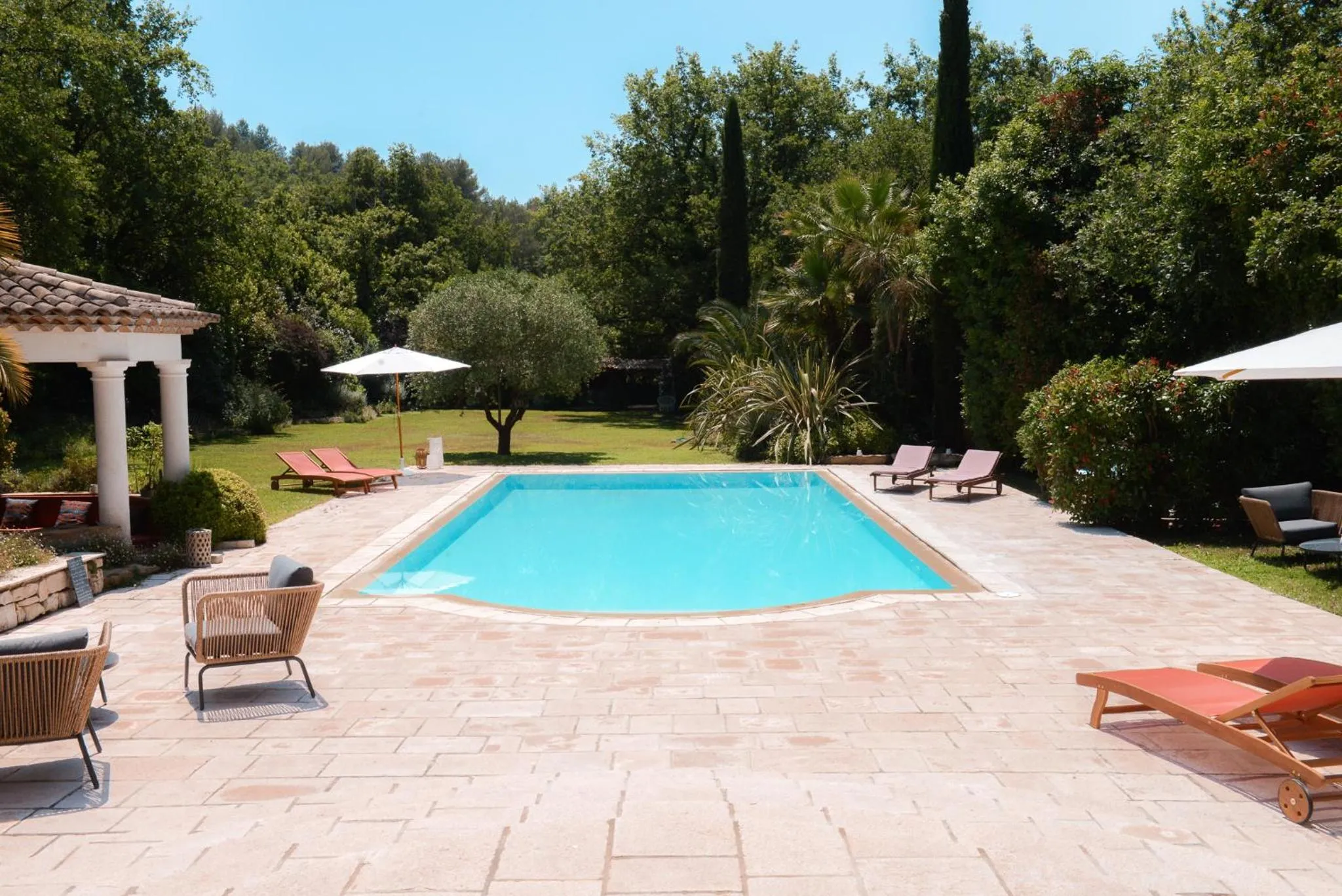 Swimming pool in La Parenthèse de Marie