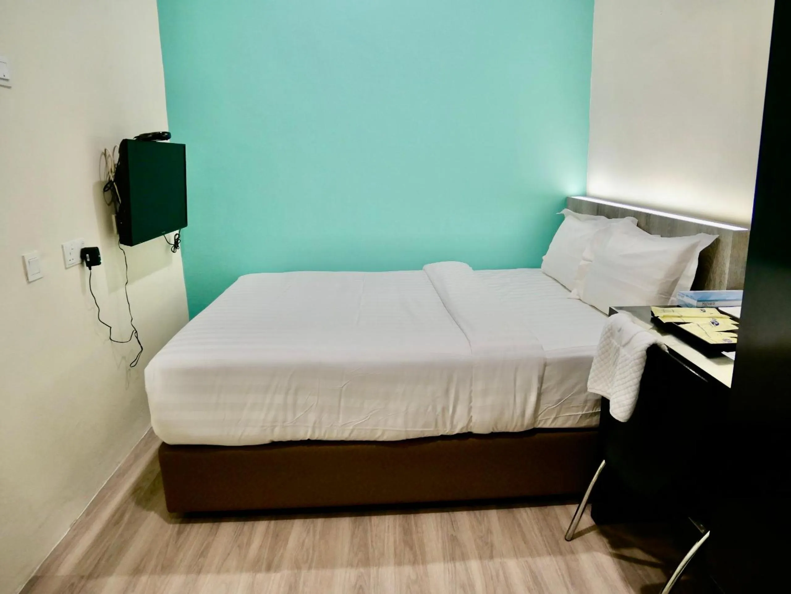 Bedroom, Bed in Pantai Regal City Hotel