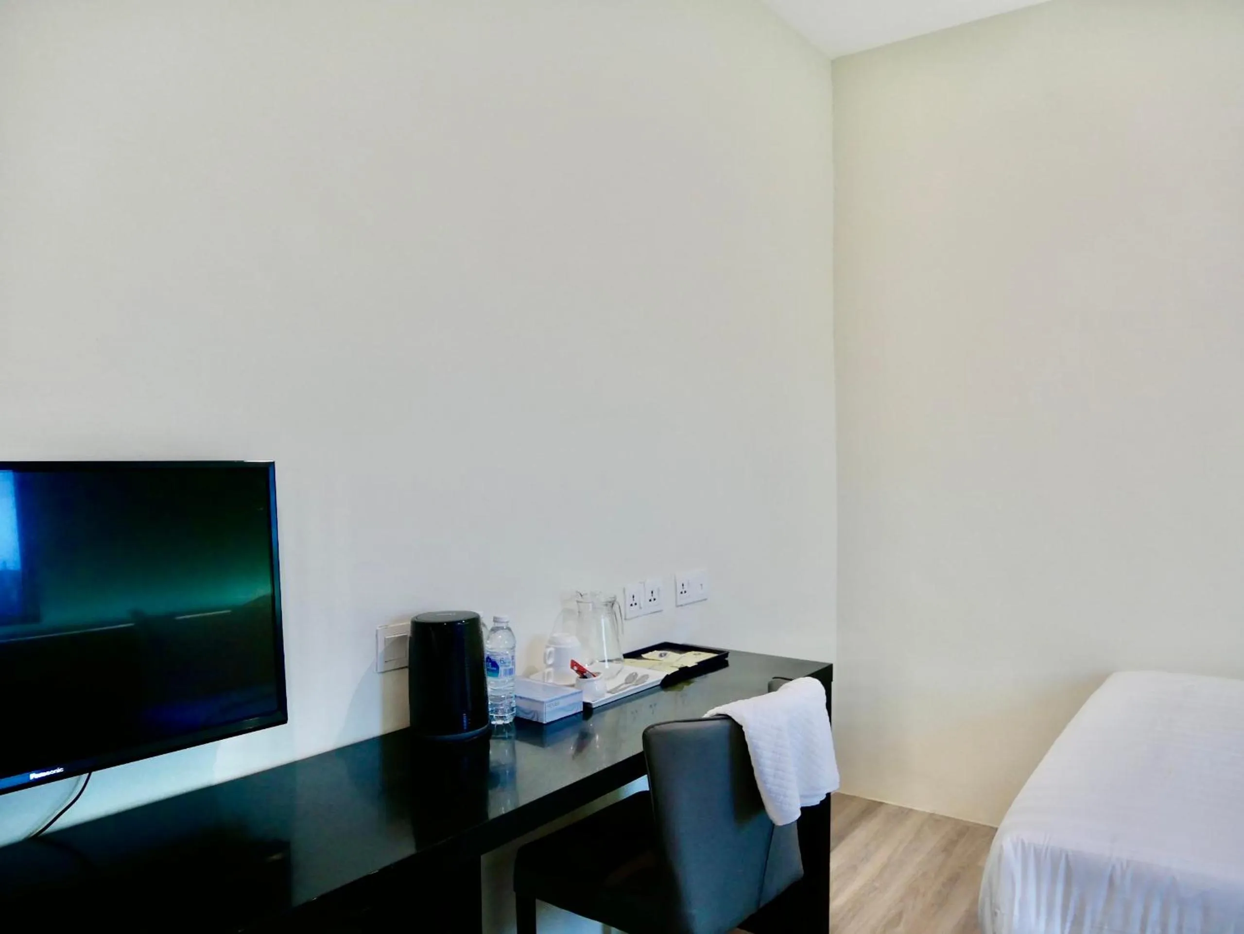 TV and multimedia, Bed in Pantai Regal City Hotel