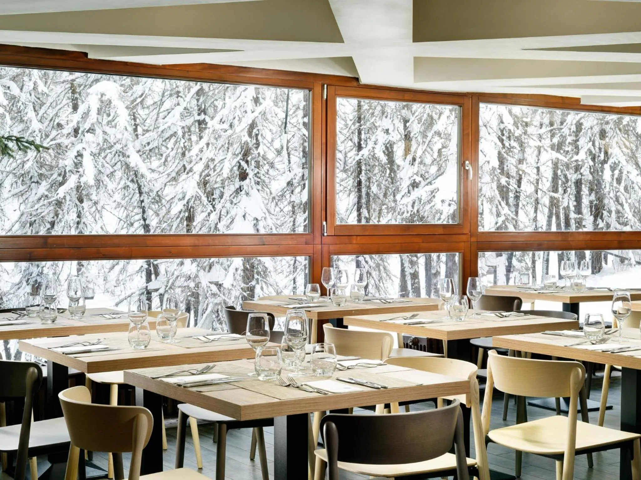 Restaurant/places to eat in TH Pila