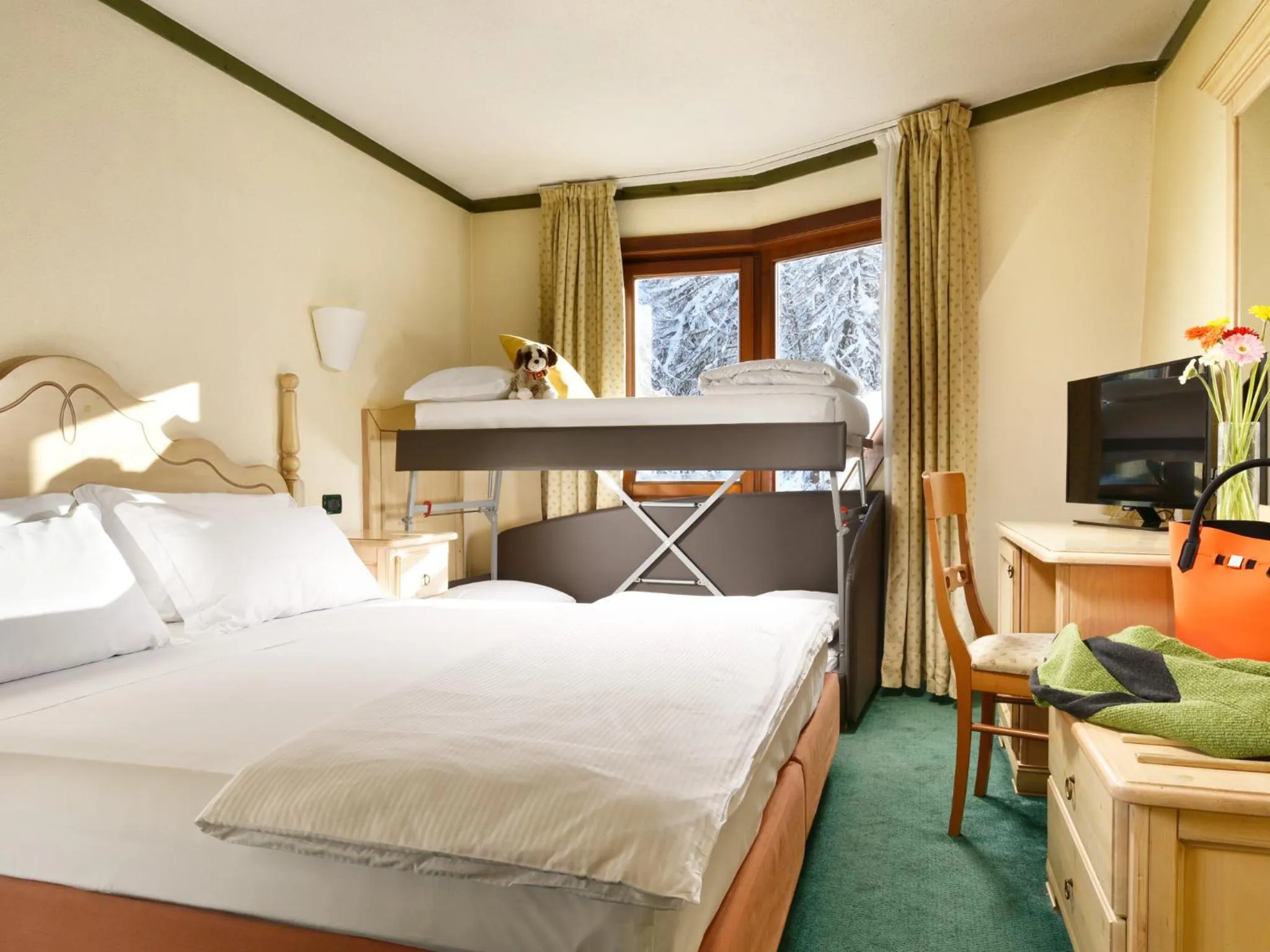 Photo of the whole room, Bed in TH Pila