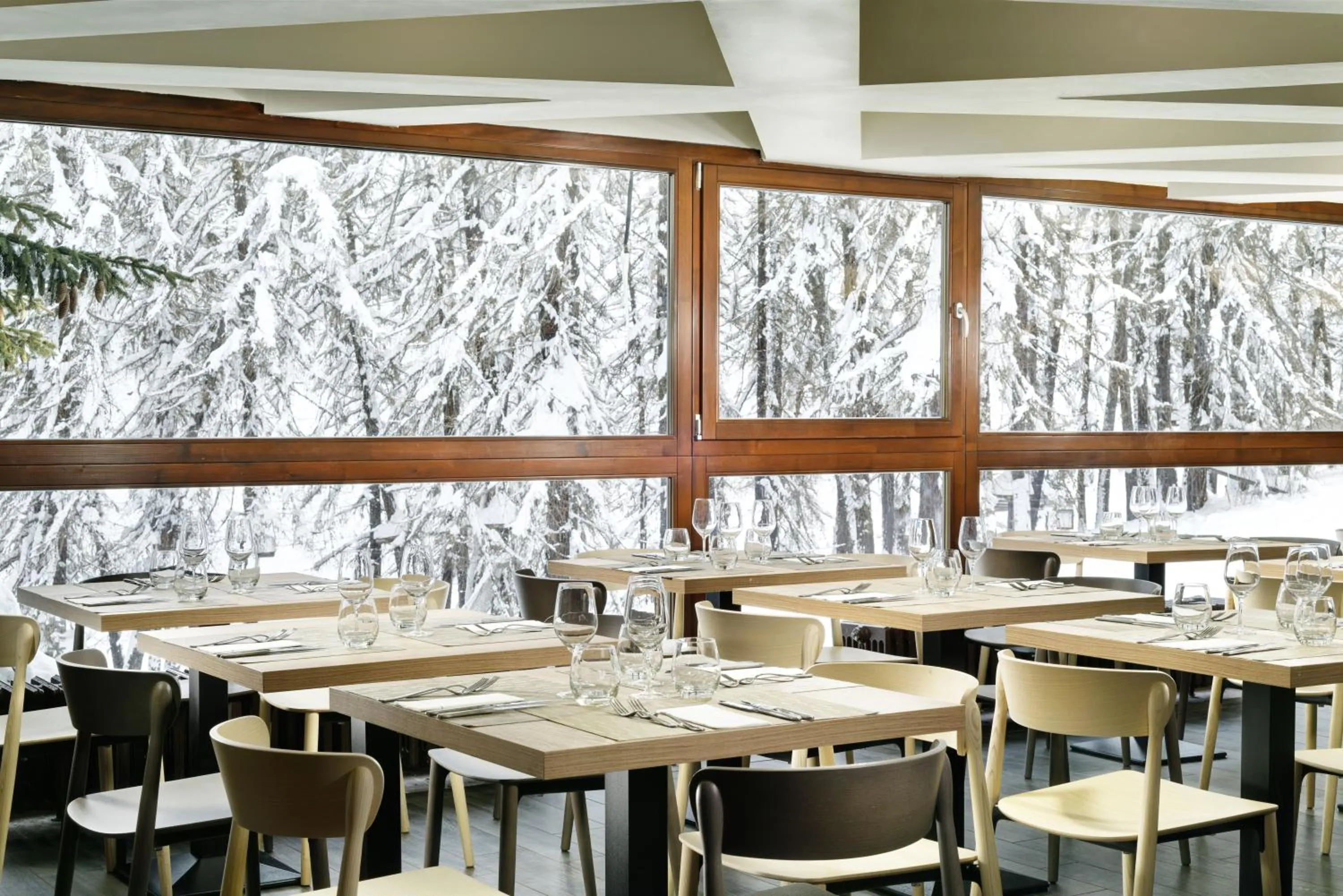 Restaurant/places to eat in TH Pila