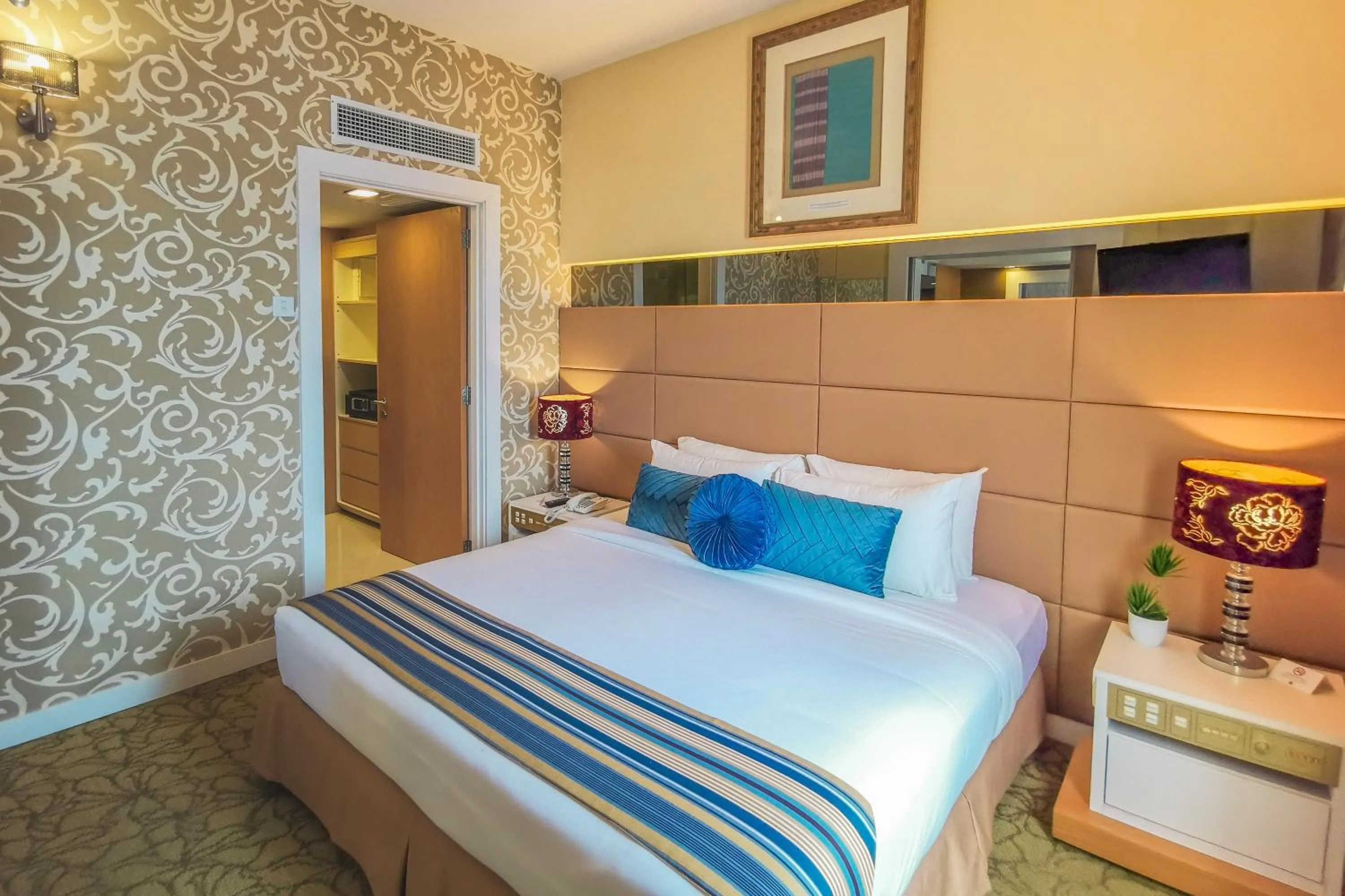 Bedroom, Bed in Shahzan Hotel Kuantan, Trademark Collection by Wyndham