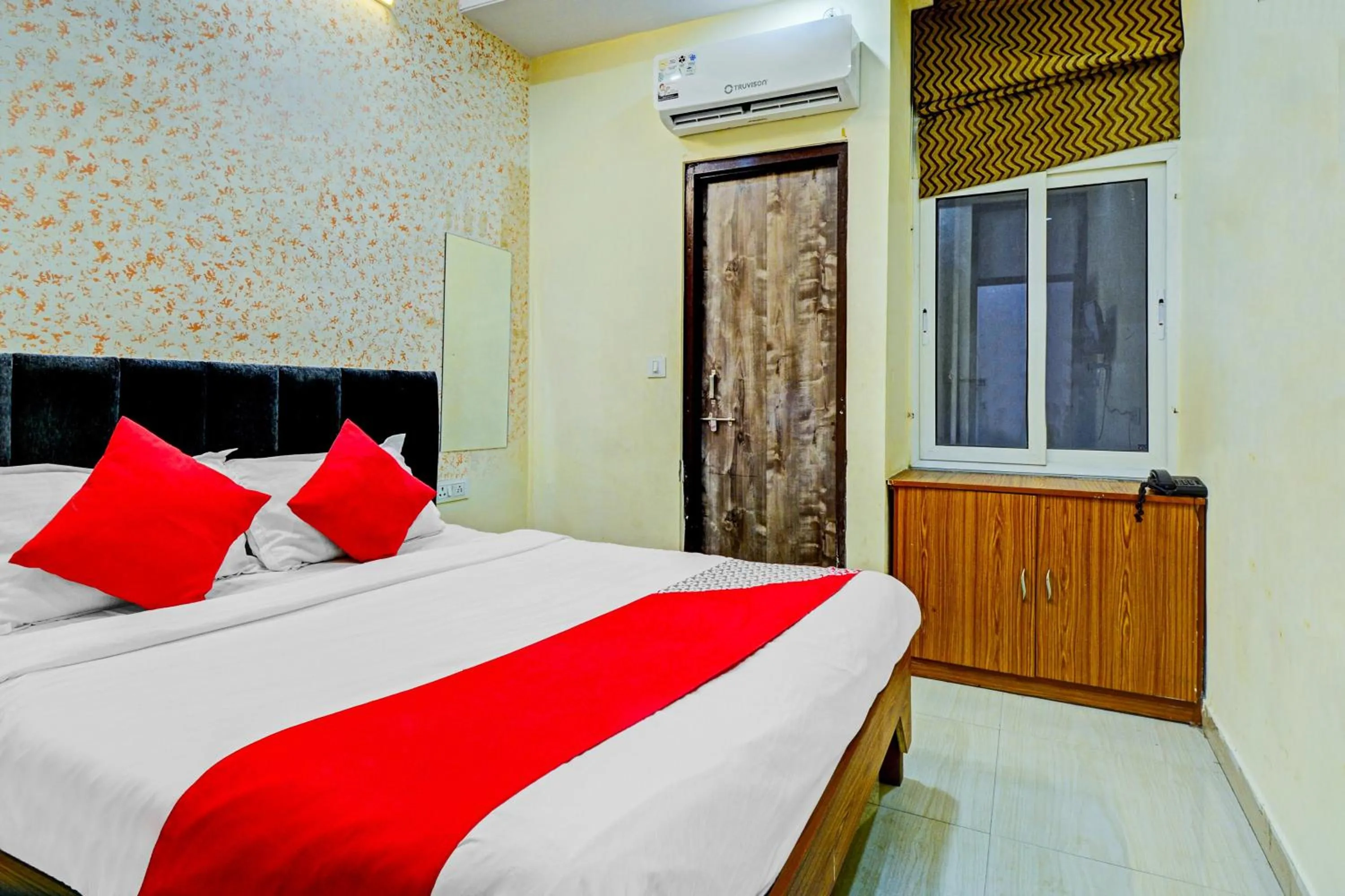 Bathroom, Bed in Hotel O My Stay Retreat