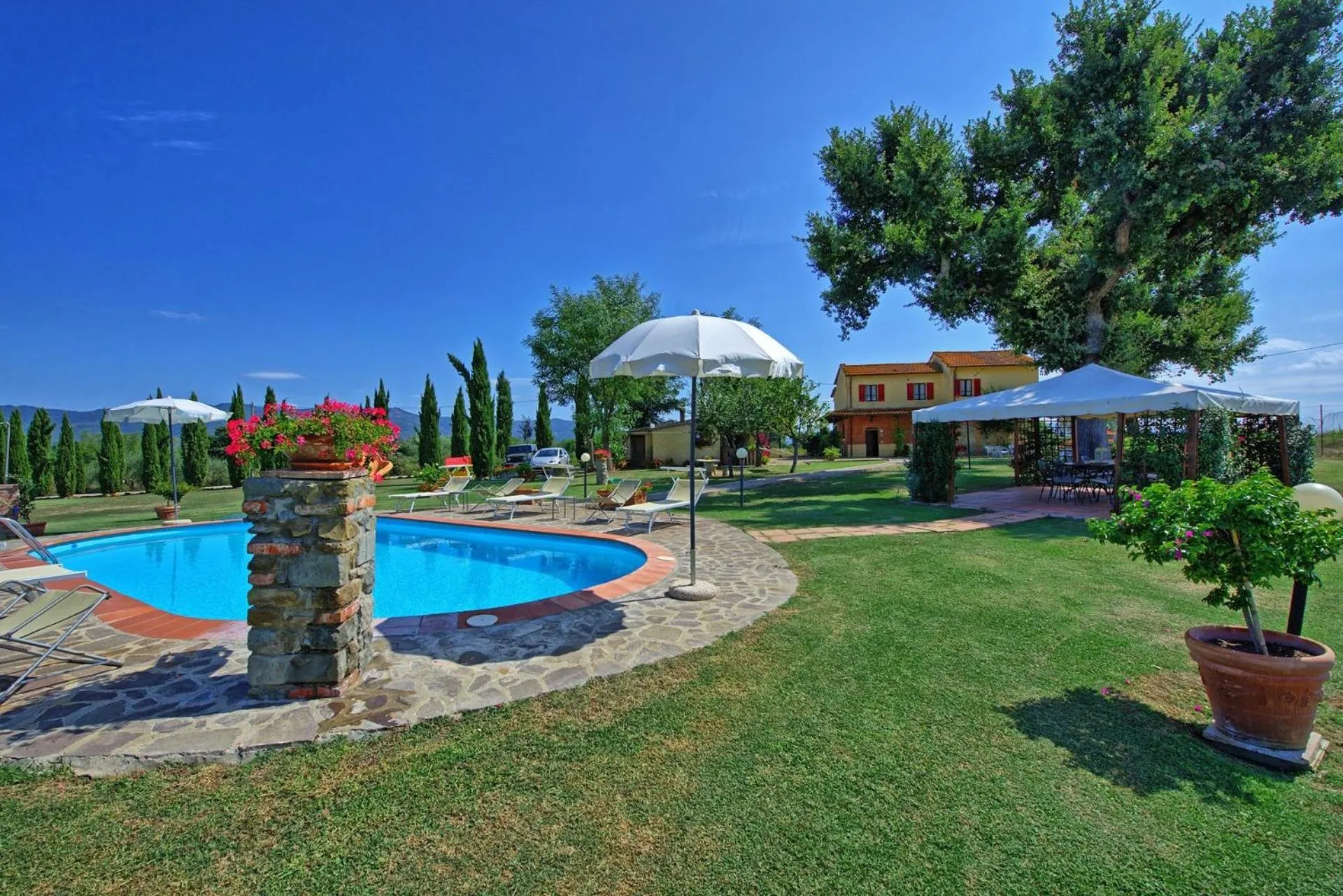 Garden view in Agriturismo Podere Delle Querci