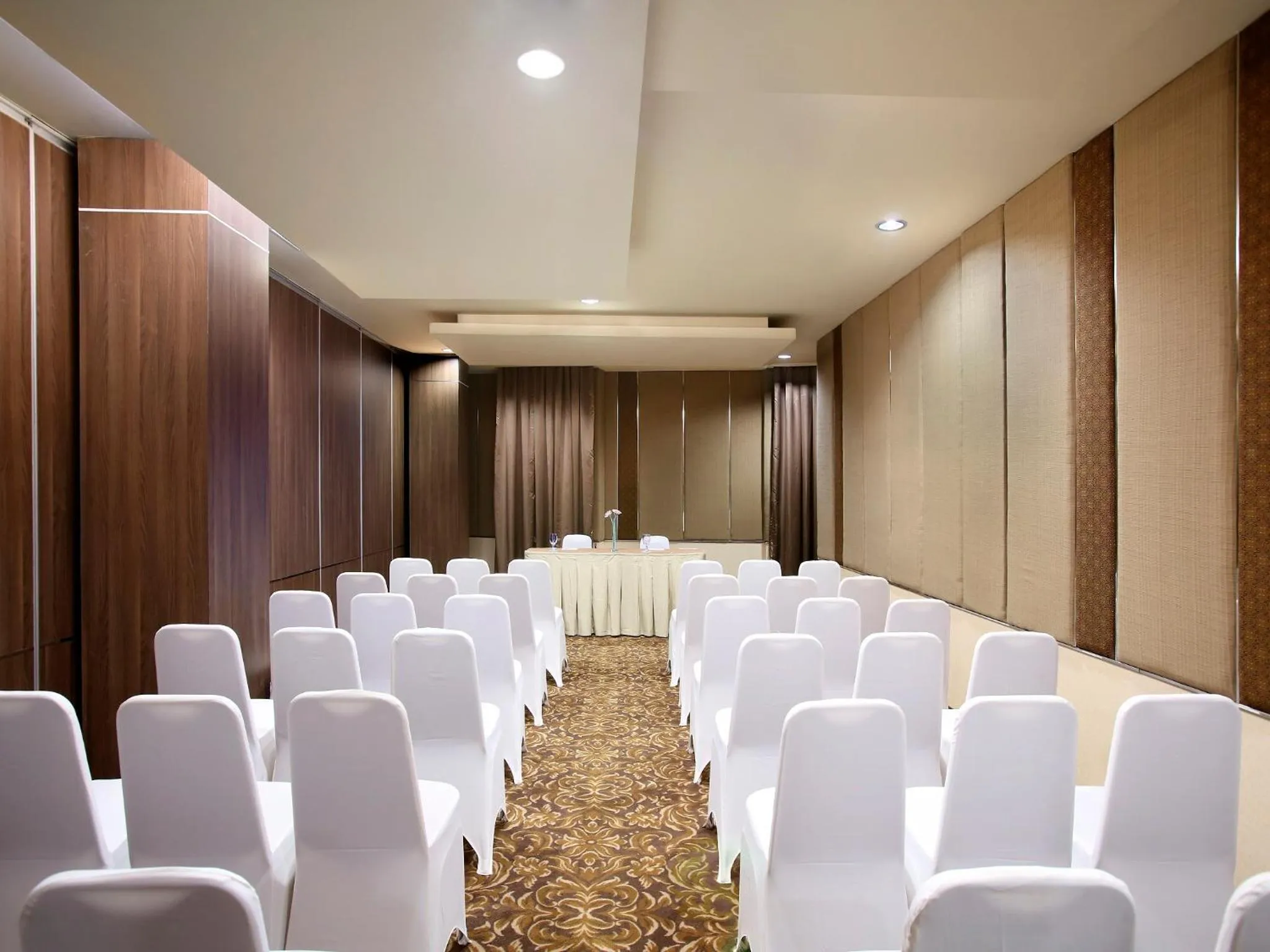 Business facilities in Hotel Santika Depok
