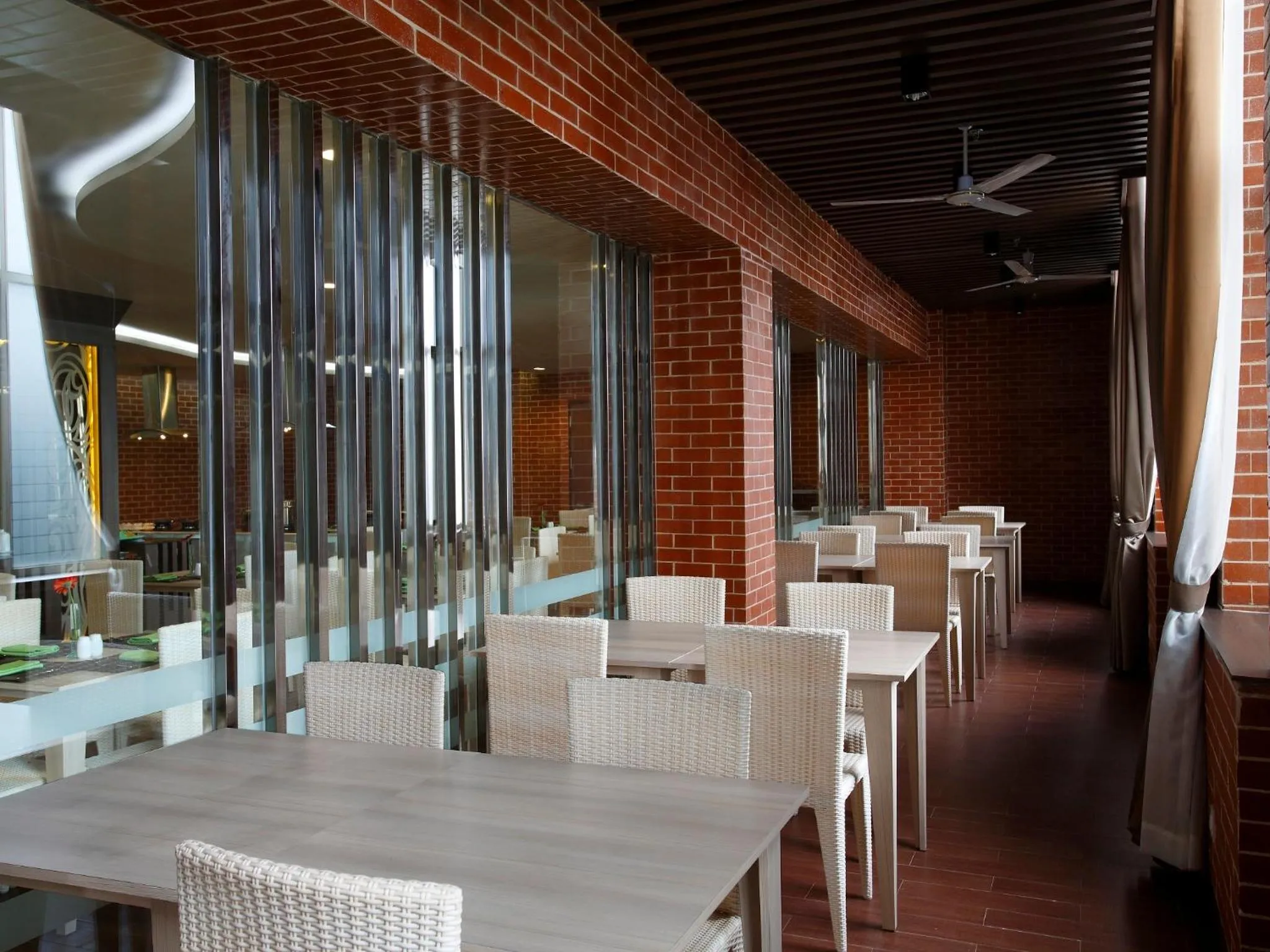 Restaurant/places to eat in Hotel Santika Depok