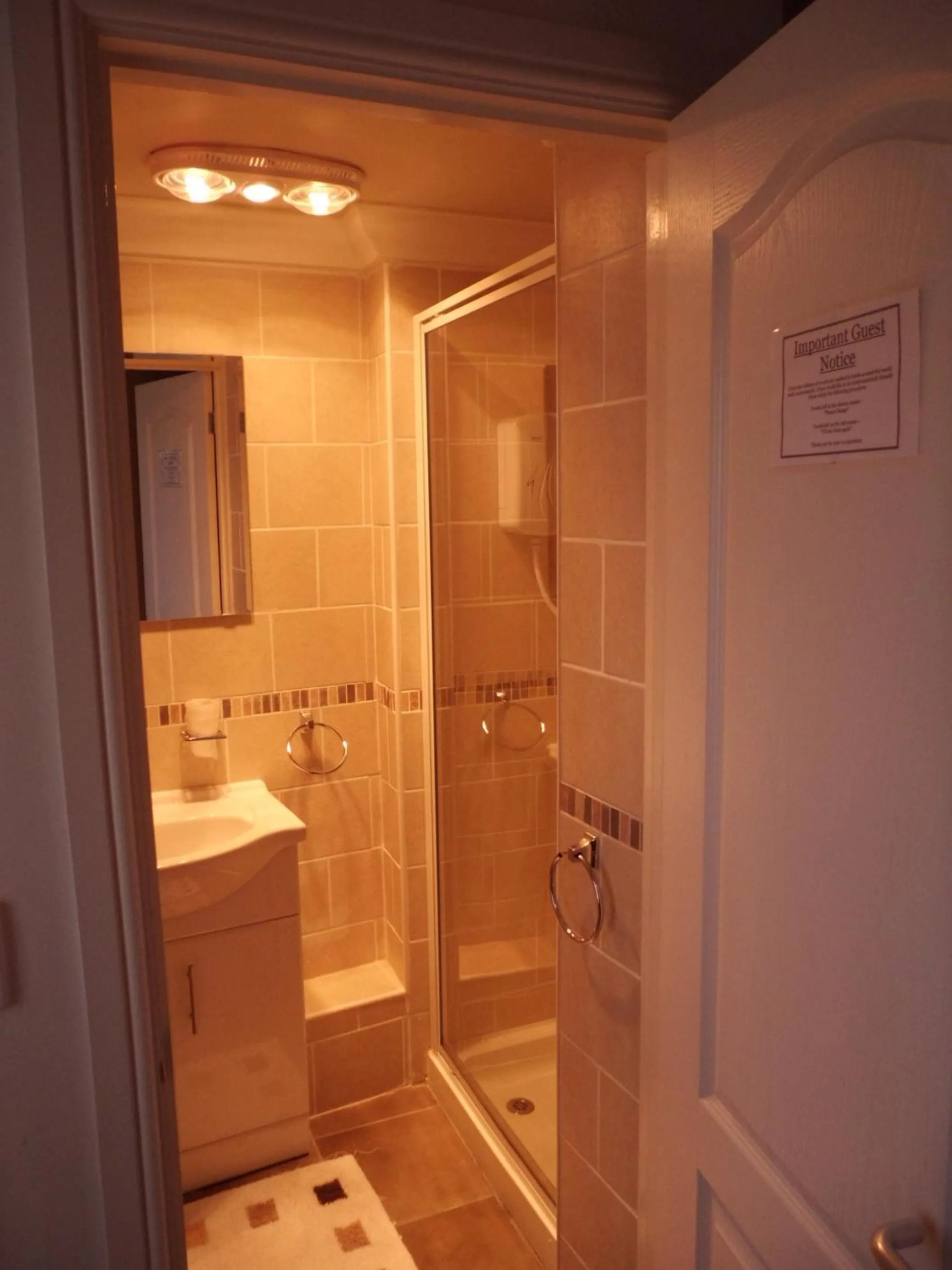 Bathroom in The Golden Lion Hotel