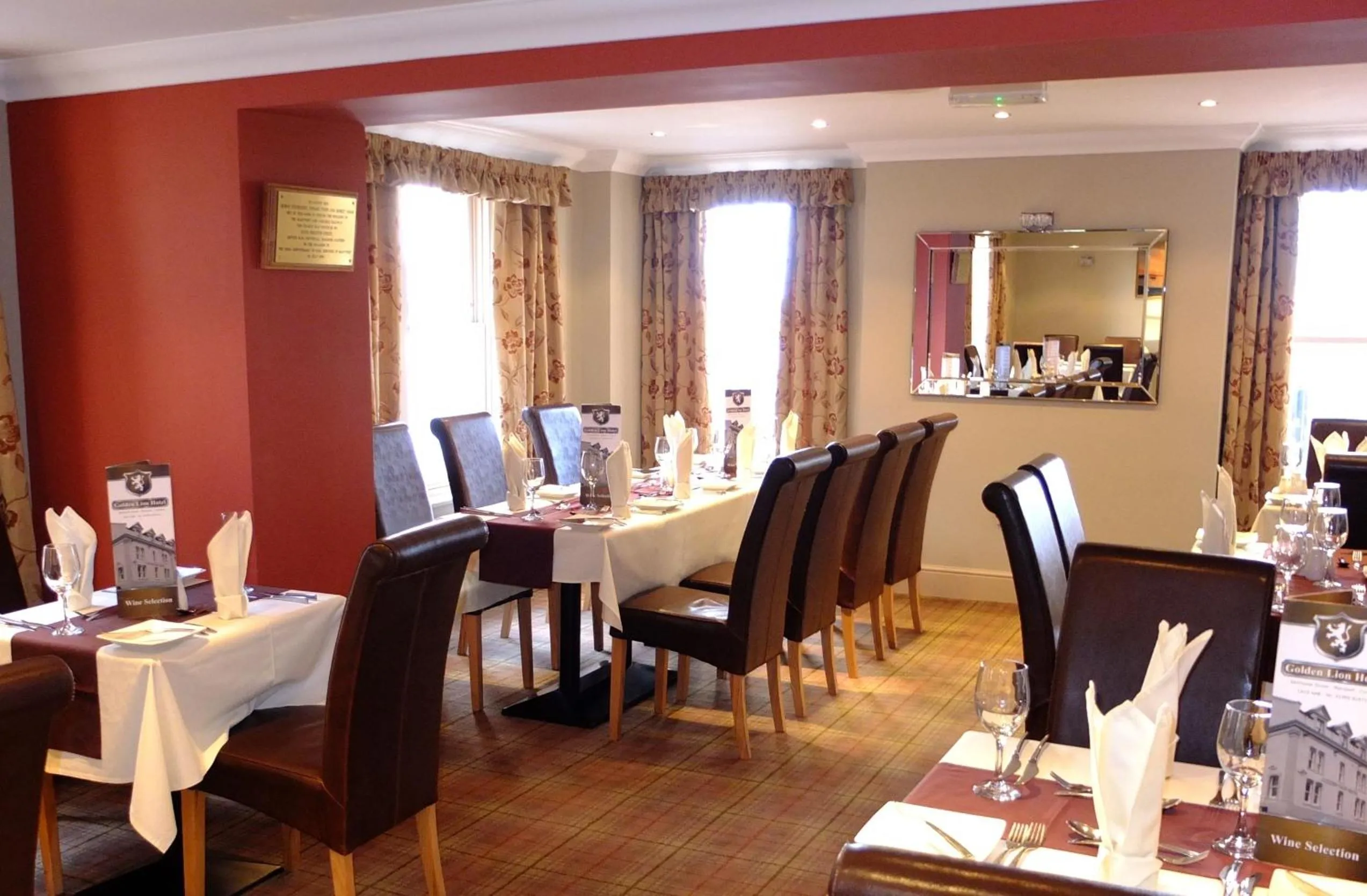 Restaurant/places to eat in The Golden Lion Hotel