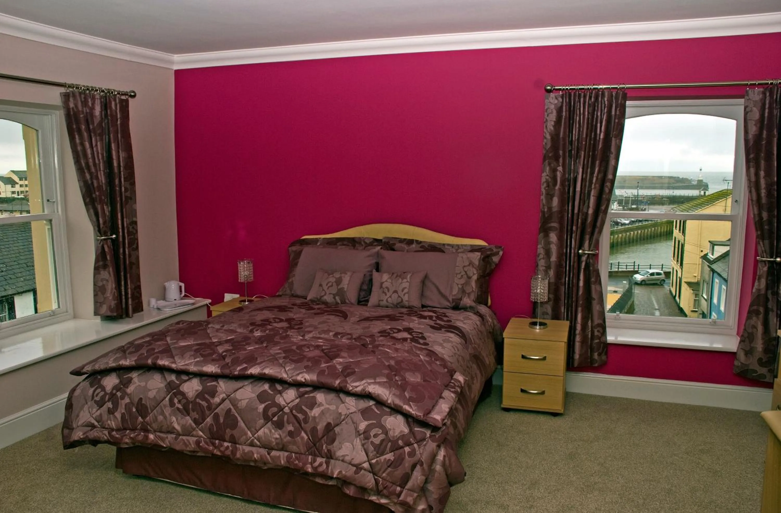 Bed in The Golden Lion Hotel