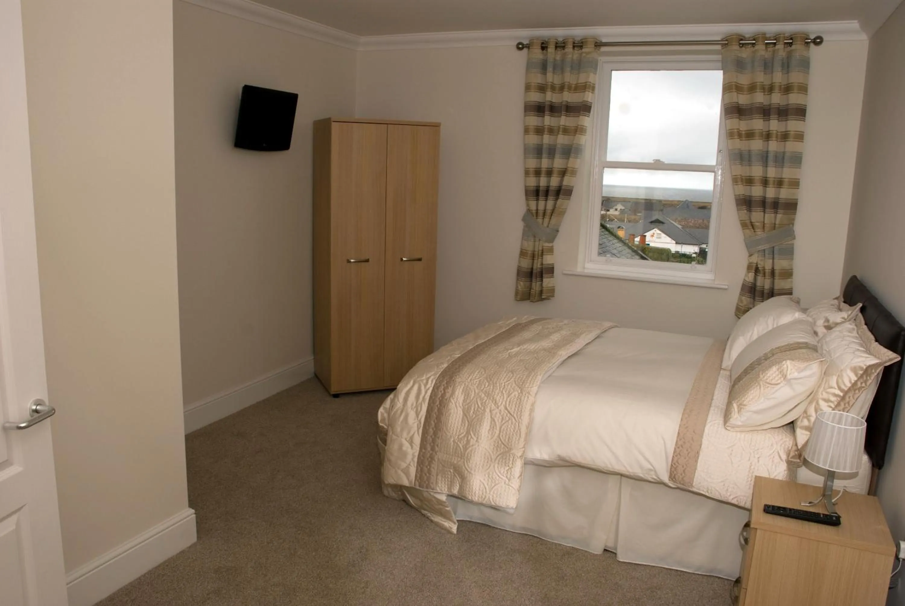 Bed in The Golden Lion Hotel