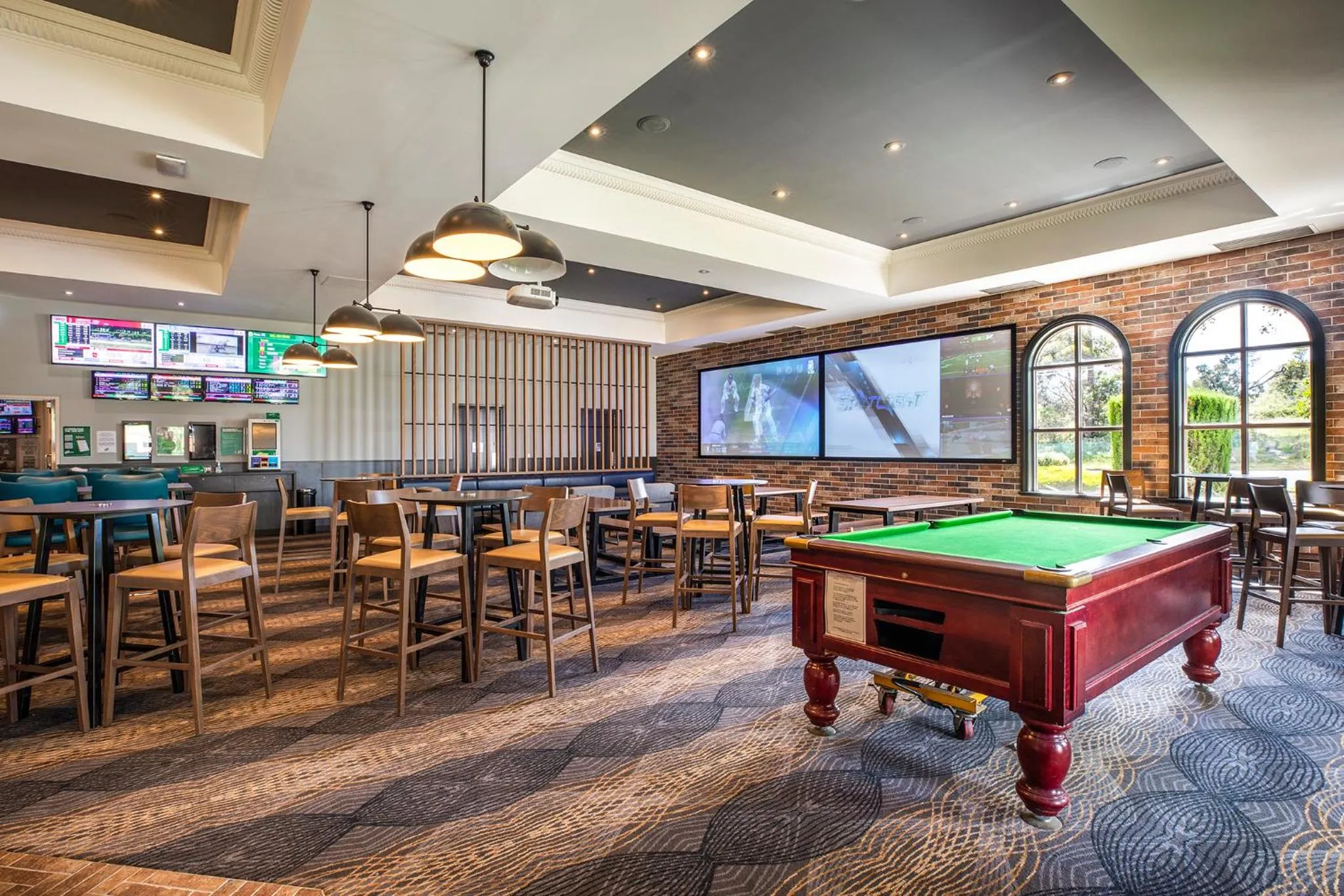 Billiard in Nightelier Carrum Downs Sands Hotel