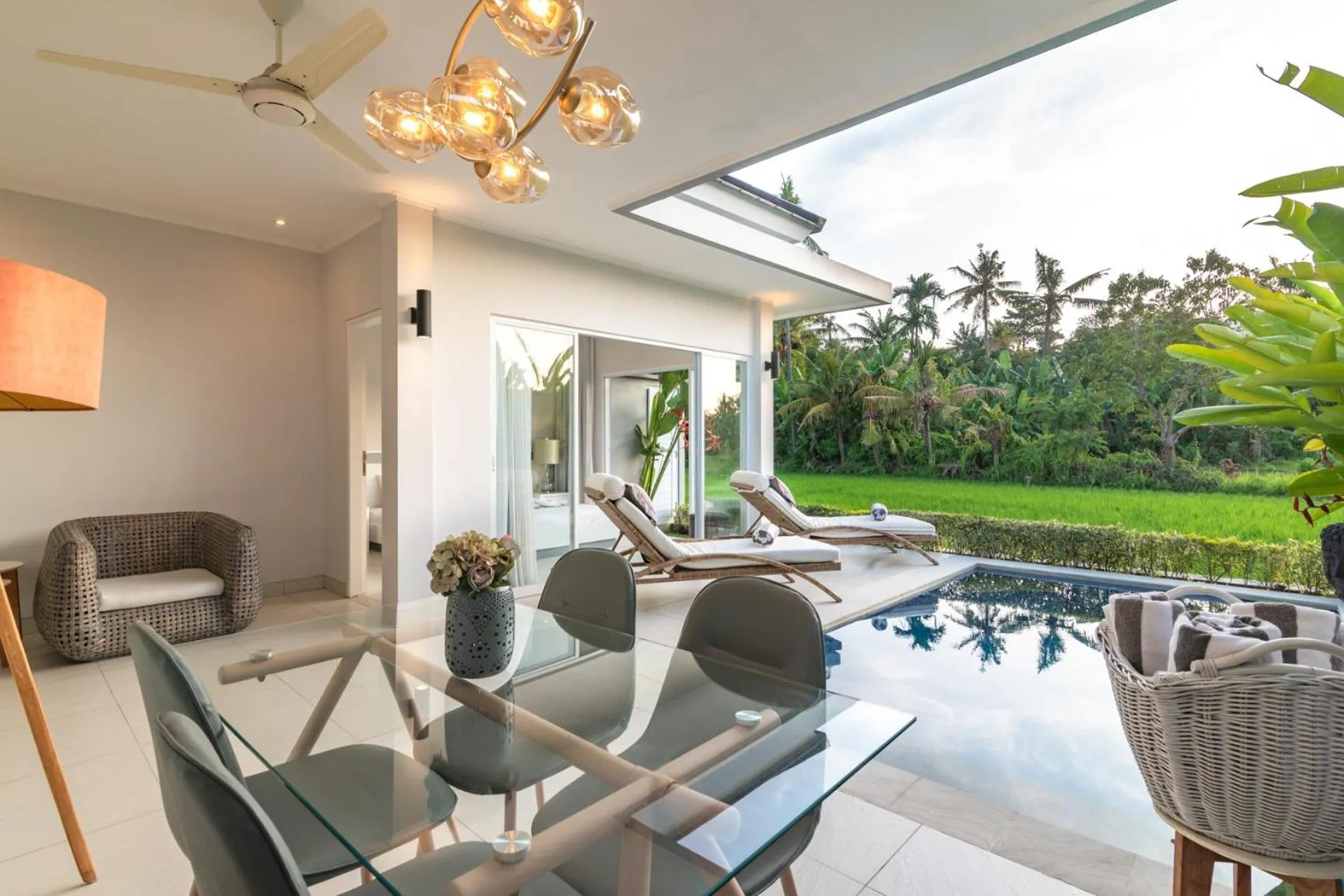 Dining area in Villa Shiva