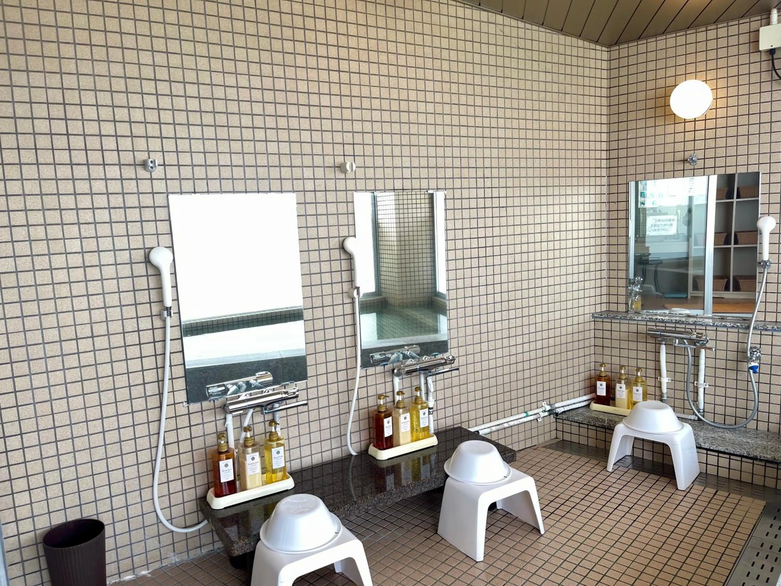 Swimming pool in Amakusa Onsen Hotel Shikisakikan