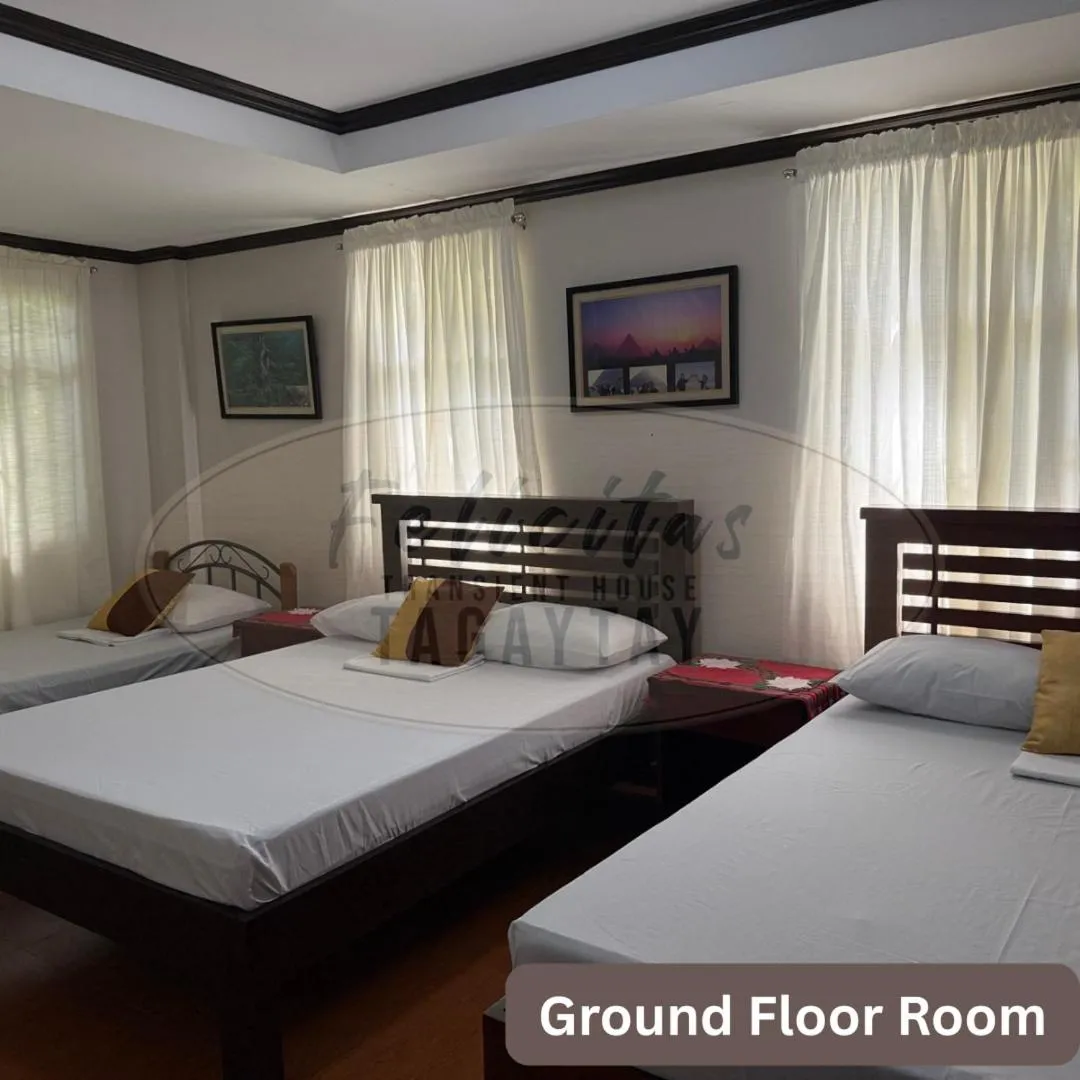 Bed in Felicitas Tagaytay
