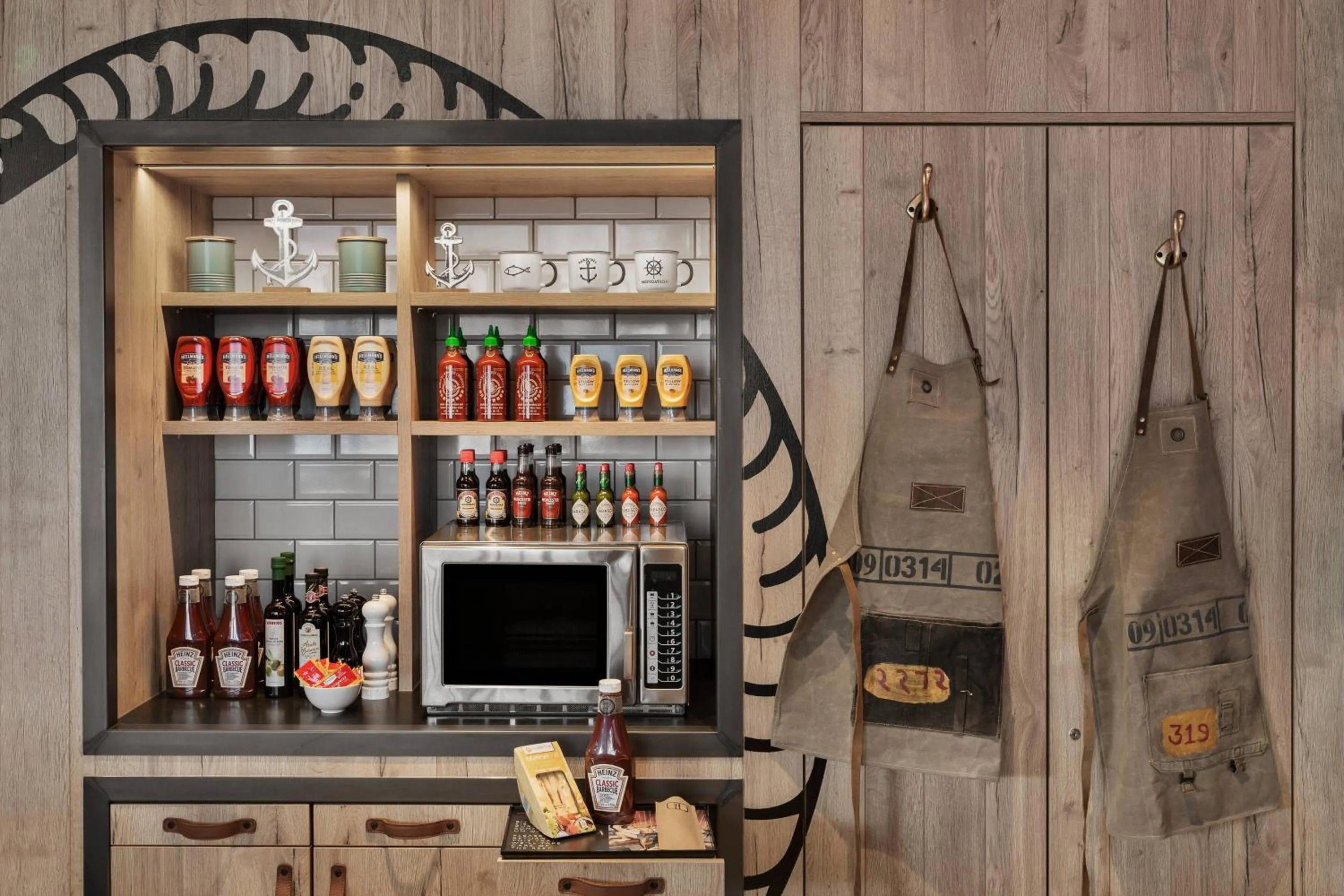 Restaurant/places to eat in Moxy Bremen