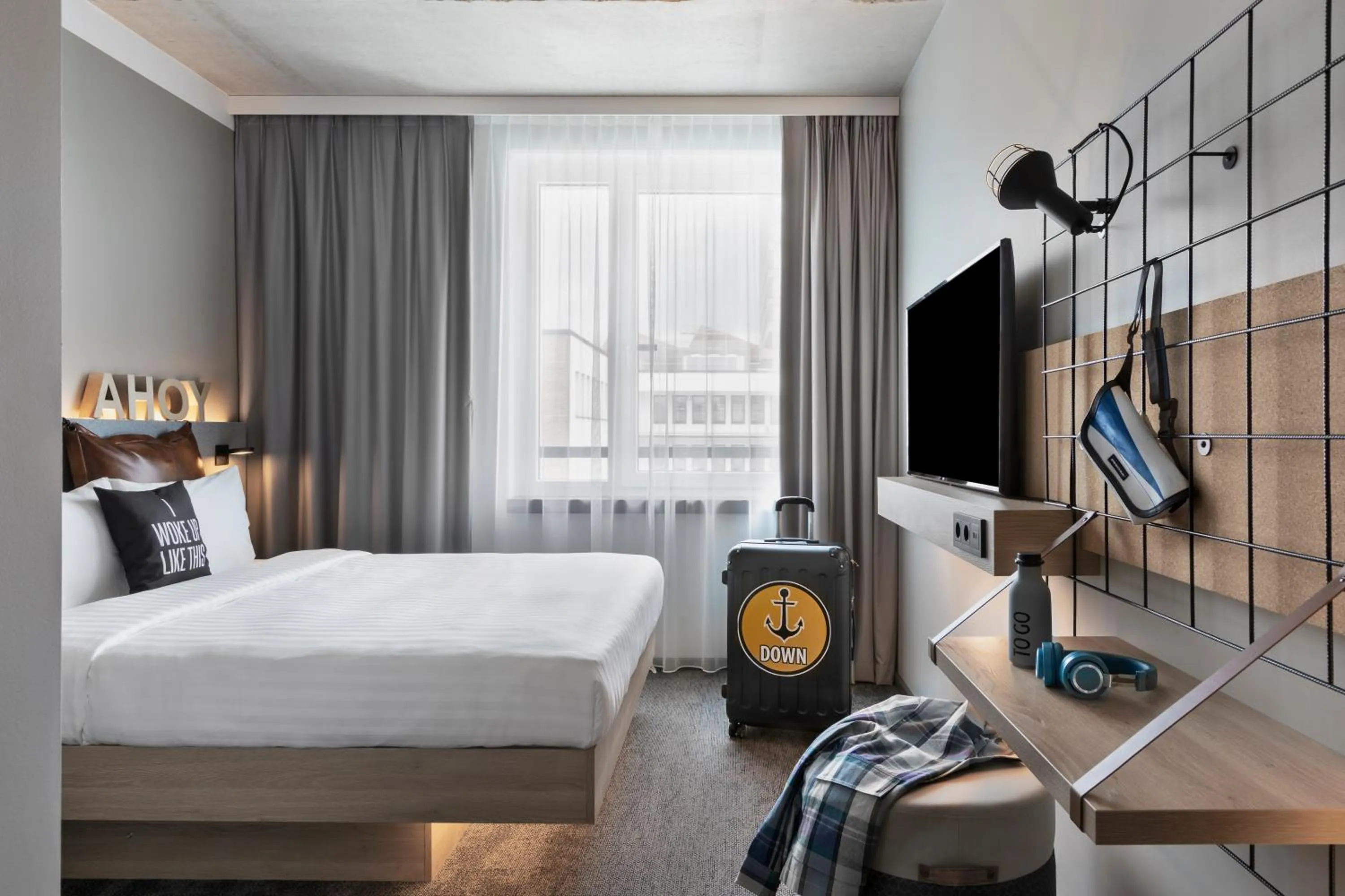 TV and multimedia, Bed in Moxy Bremen