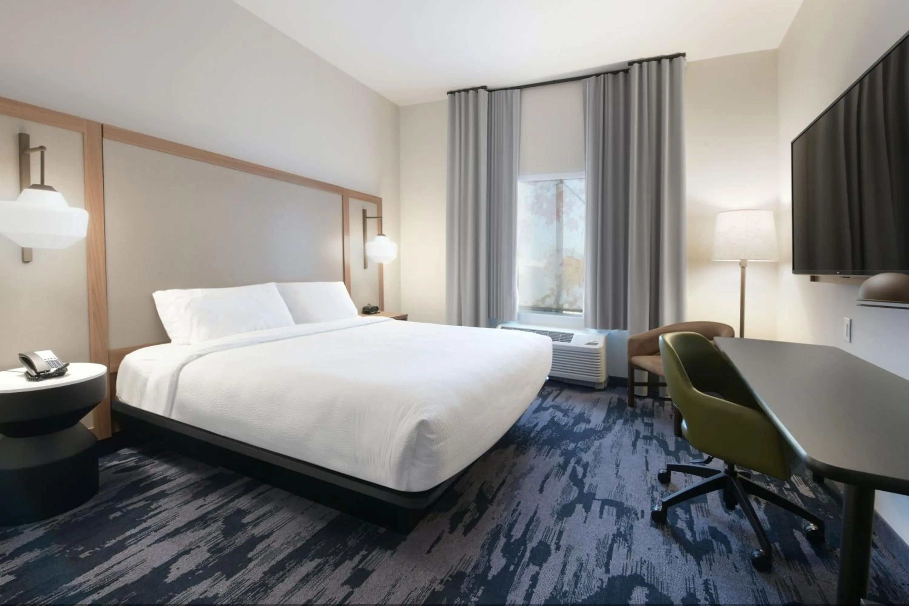 Photo of the whole room, Bed in Fairfield by Marriott Inn & Suites Dallas East