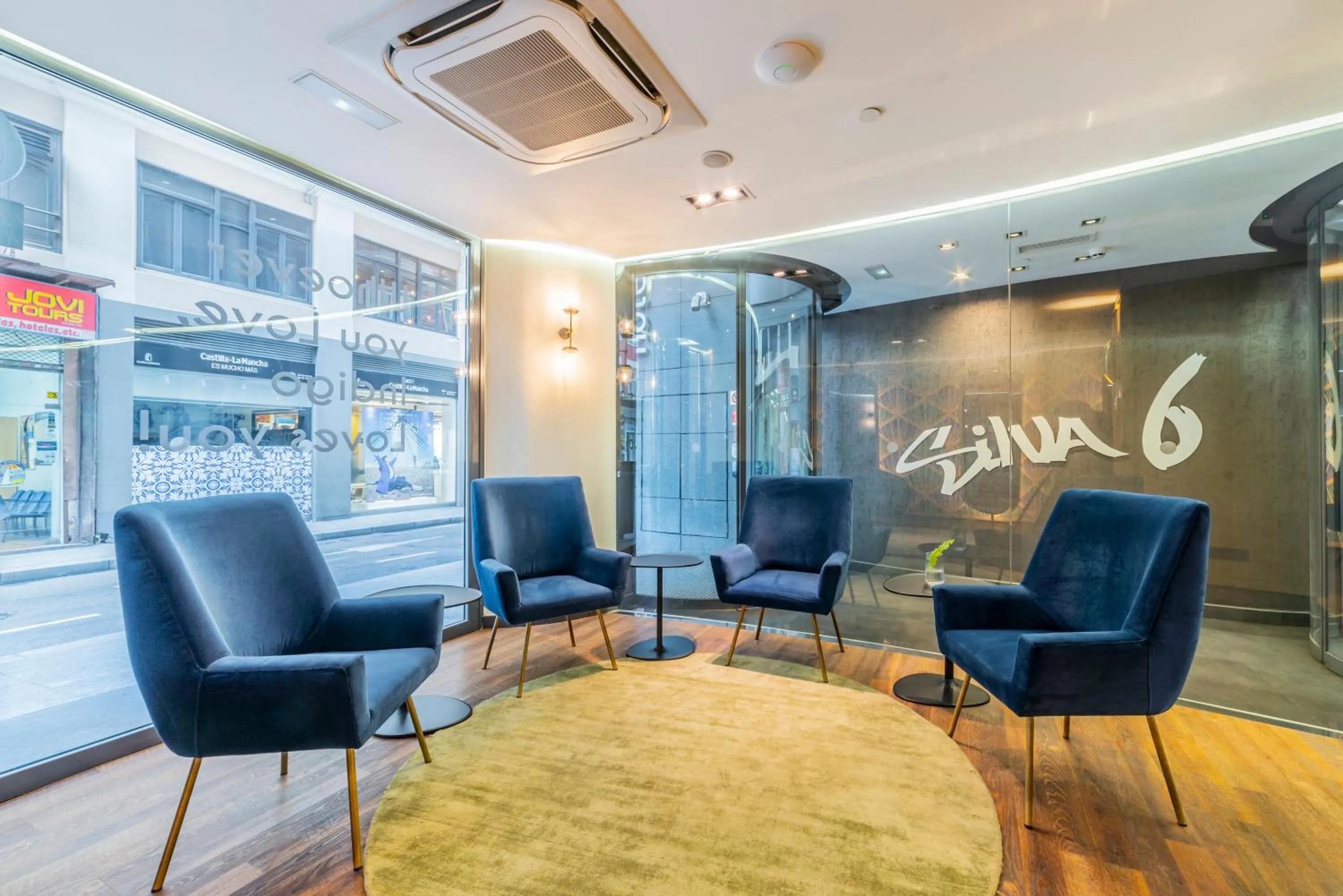 Living room in Hotel Indigo Madrid - Gran Vía by IHG