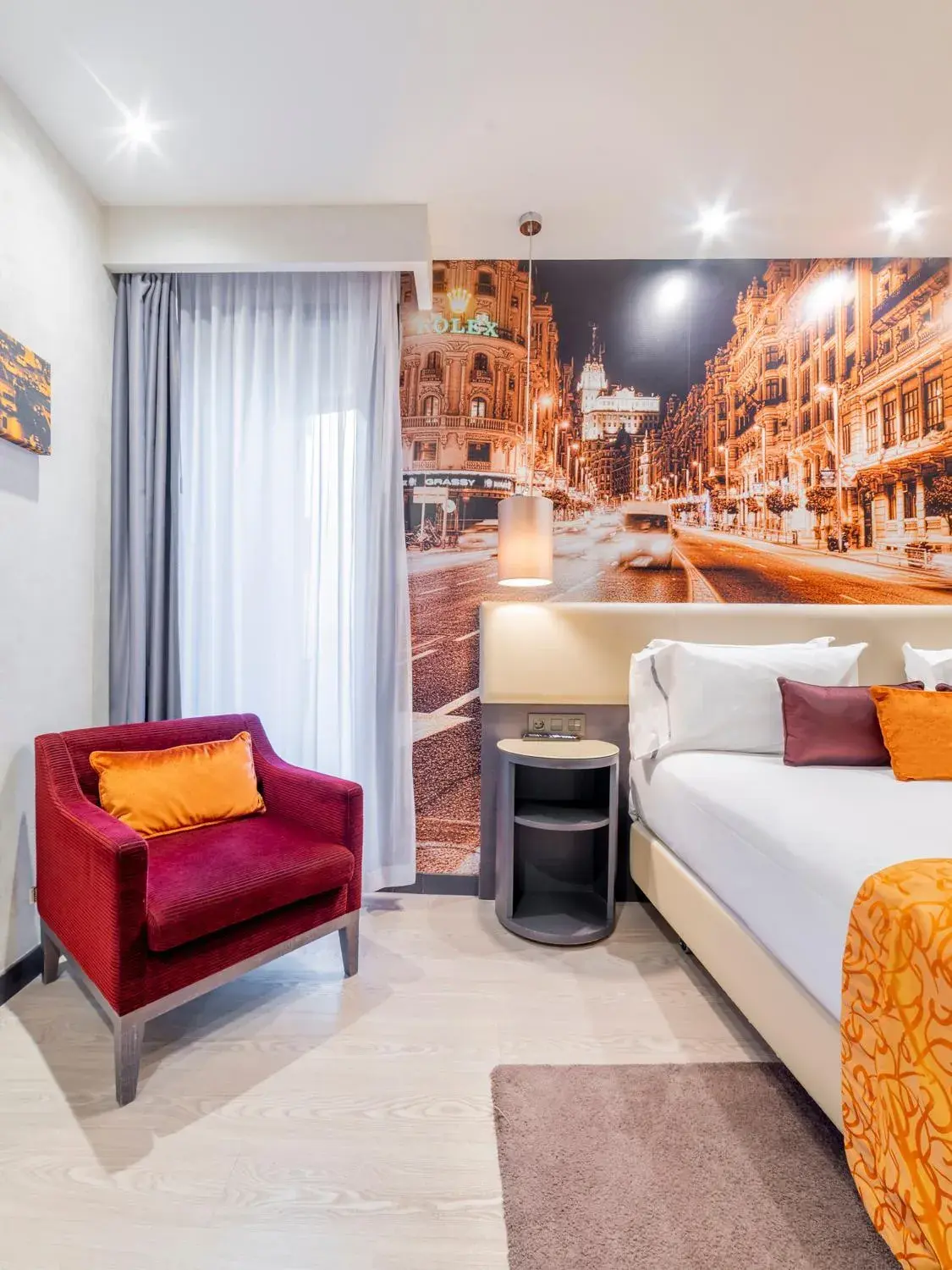 Standard King Room in Hotel Indigo Madrid - Gran Vía by IHG Standard King Room in Hotel Indigo Madrid - Gran Vía by IHG