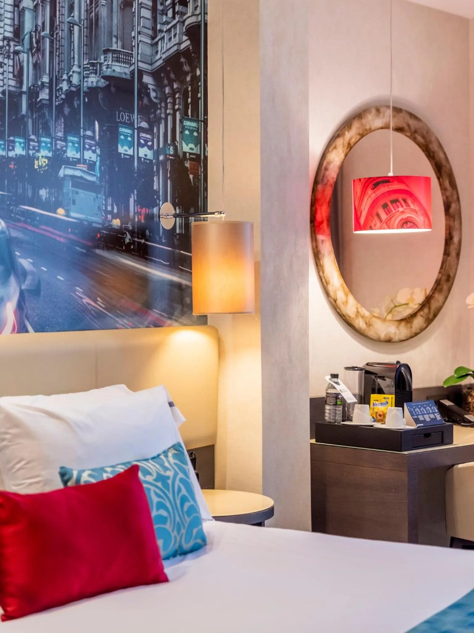 Photo of the whole room, Bed in Hotel Indigo Madrid - Gran Vía by IHG