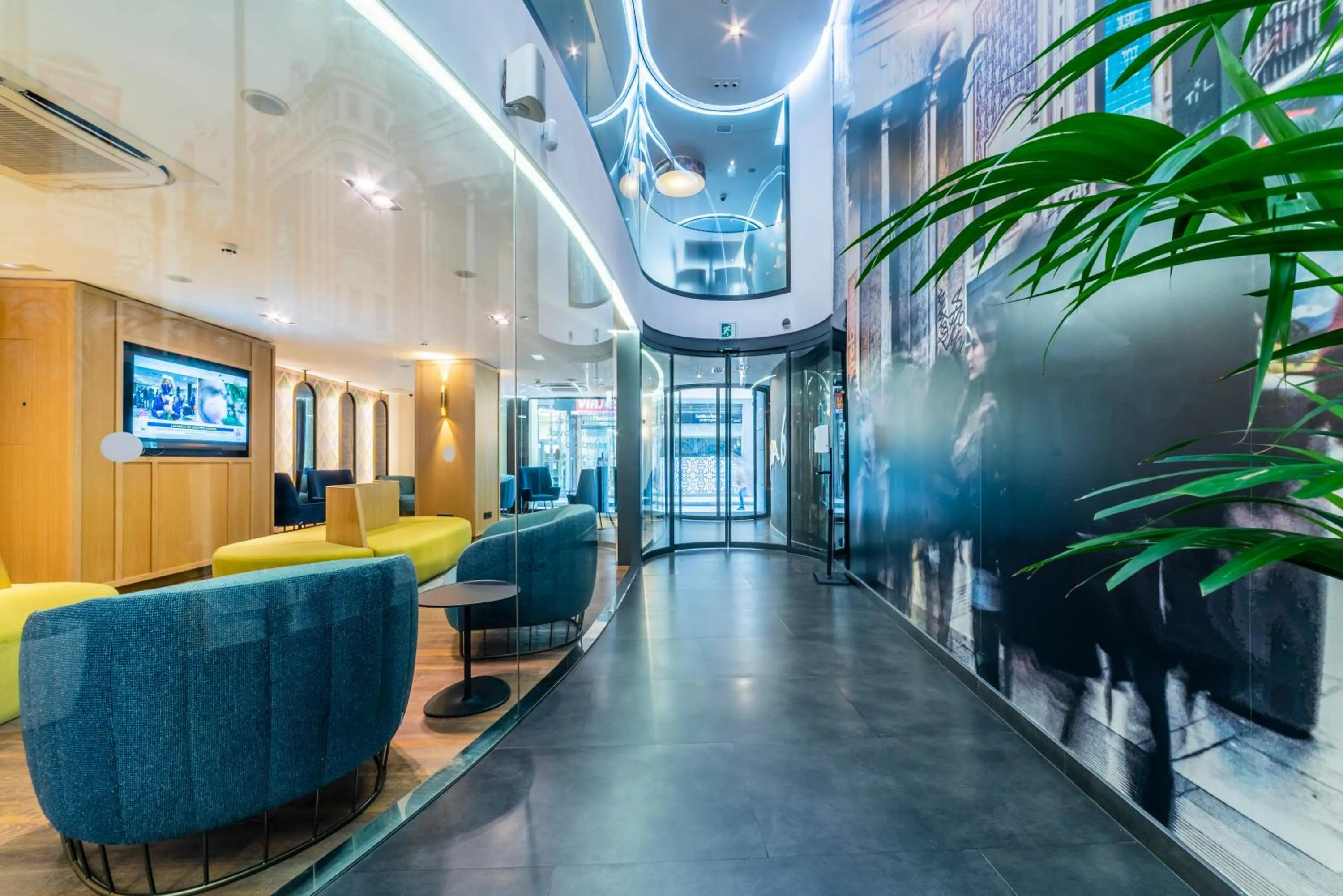 Living room in Hotel Indigo Madrid - Gran Vía by IHG