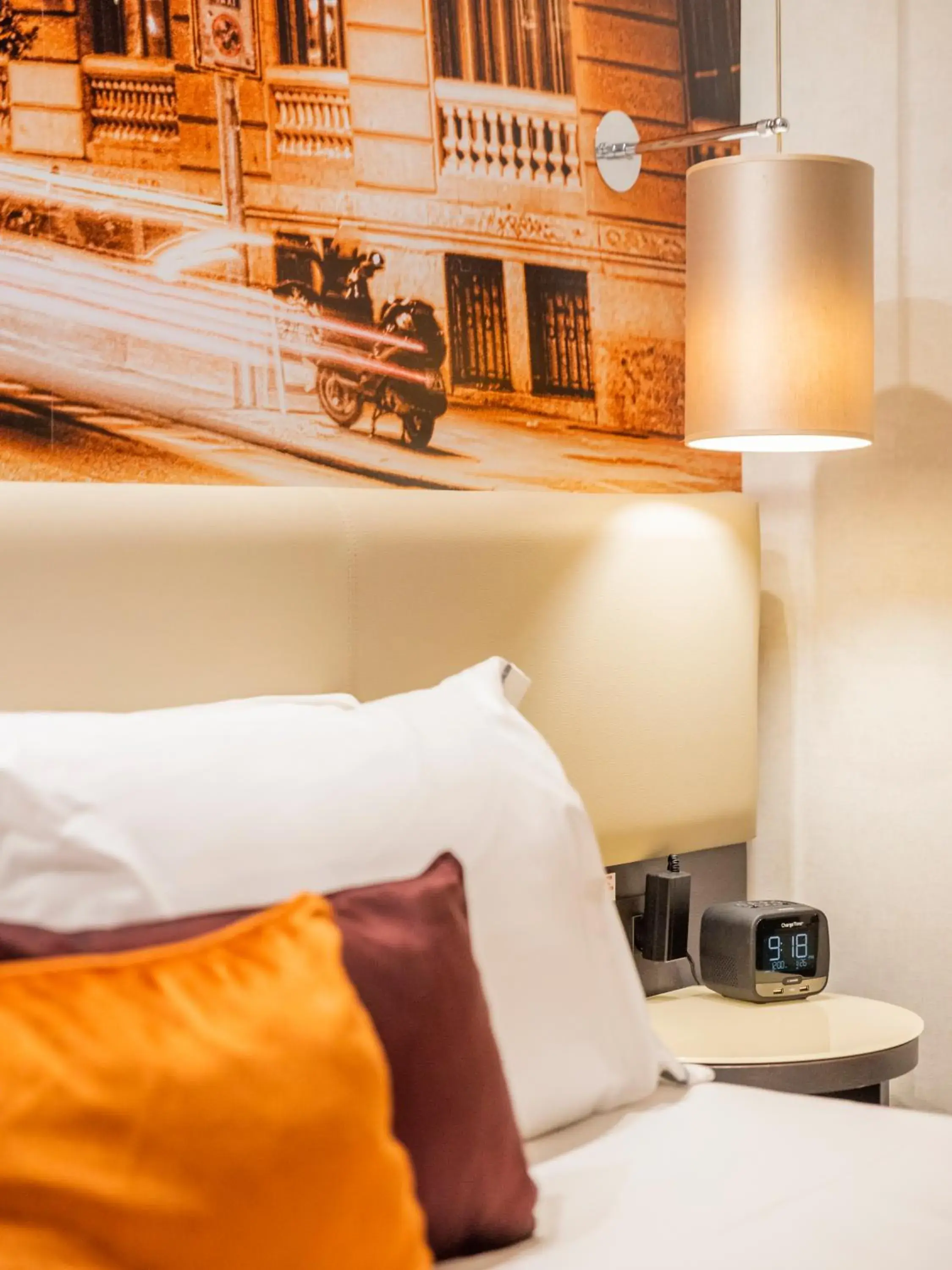 Standard Room in Hotel Indigo Madrid - Gran Vía by IHG Standard Room in Hotel Indigo Madrid - Gran Vía by IHG