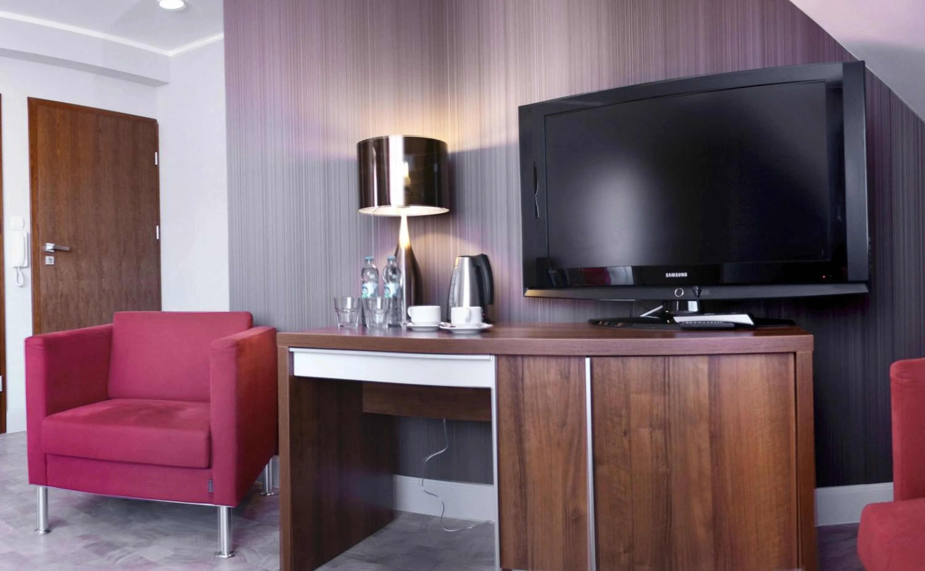 TV and multimedia in Apartamenty Mesa Grill Restaurant Cafe