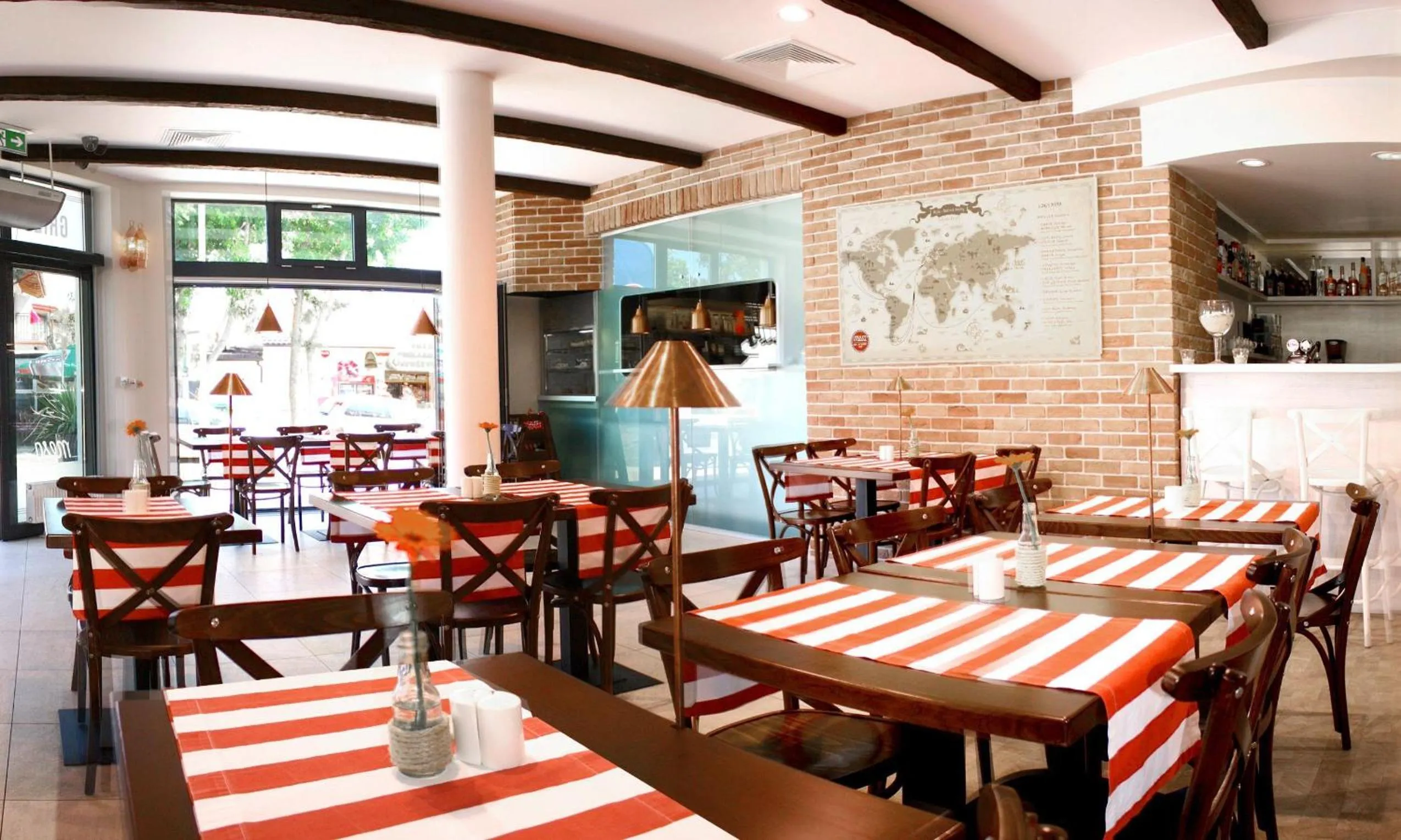 Restaurant/places to eat in Apartamenty Mesa Grill Restaurant Cafe